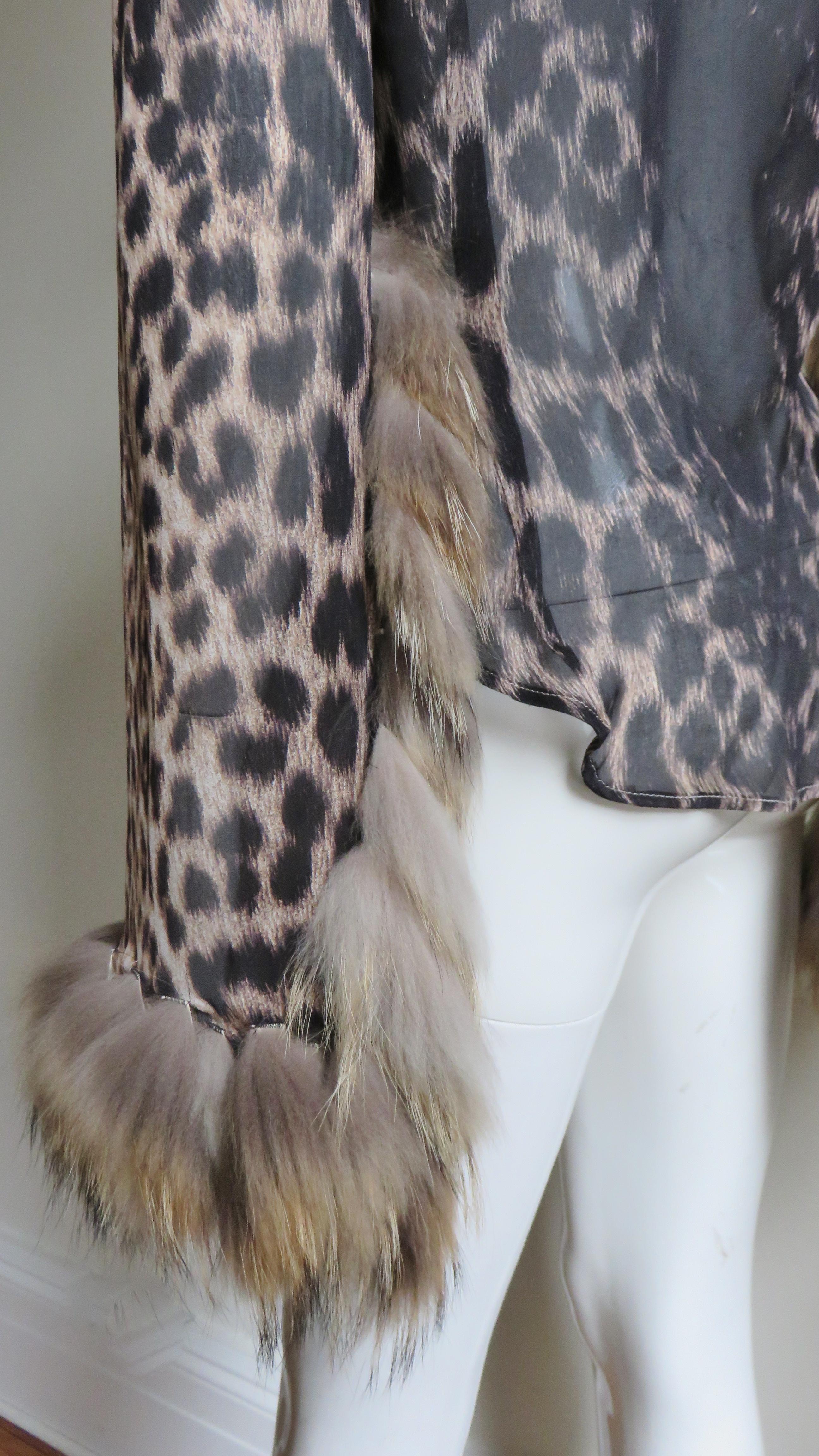 Roberto Cavalli Leopard Print Silk Shirt with Fur Trim Sleeves 7
