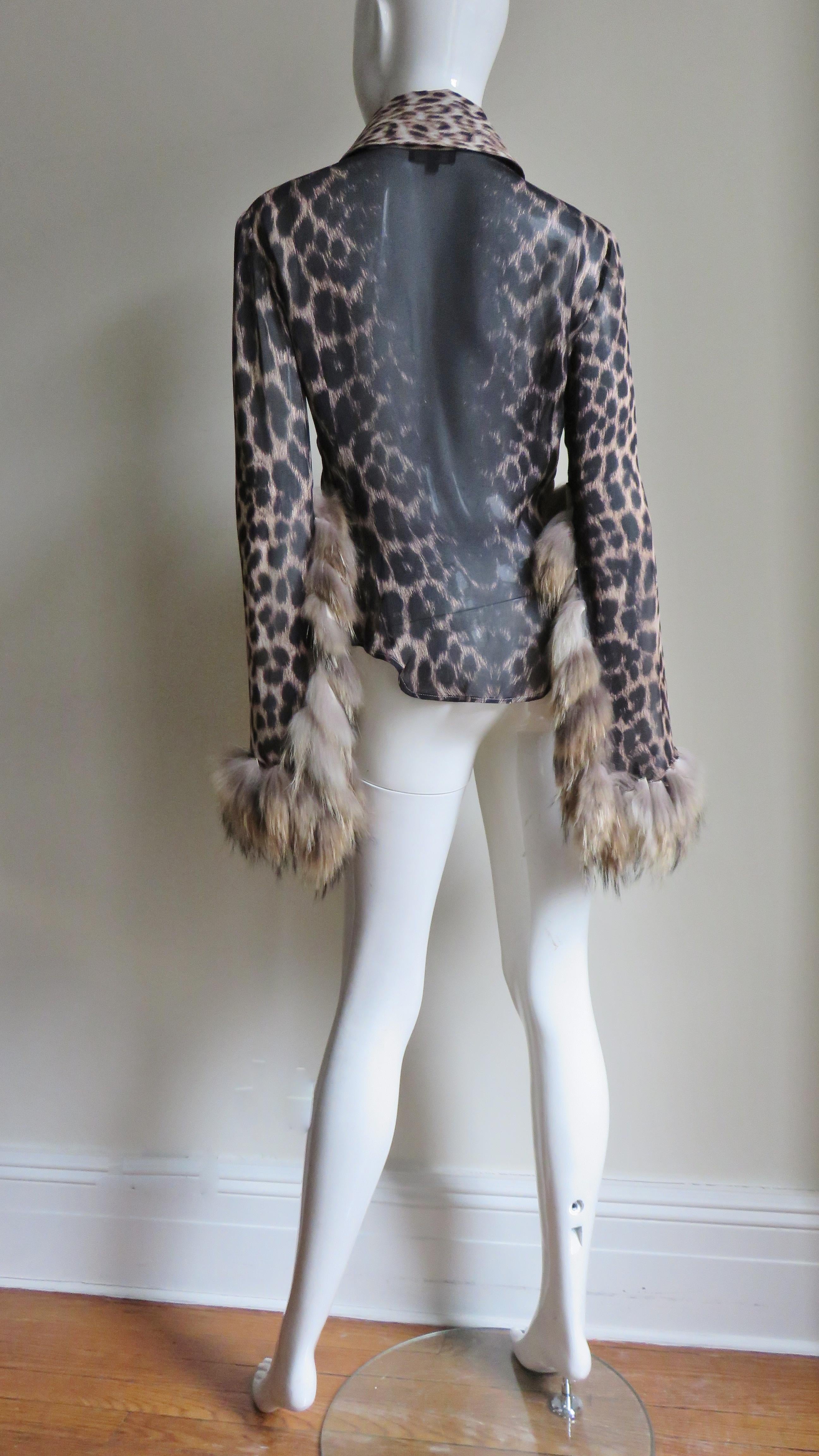 Roberto Cavalli Leopard Print Silk Shirt with Fur Trim Sleeves 8