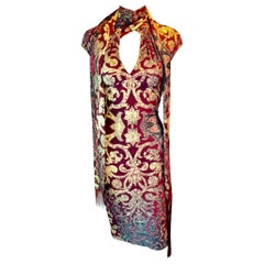 Roberto Cavalli FW 2004 Laufsteg Rotgold Brokat Druck Bodycon Fransenschal Kleid