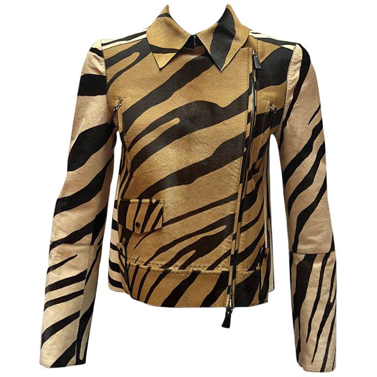 Roberto Cavalli Giraffe Print Ponyhair Moto Jacket For Sale at 1stDibs |  giraffe print coat, giraffe print jacket