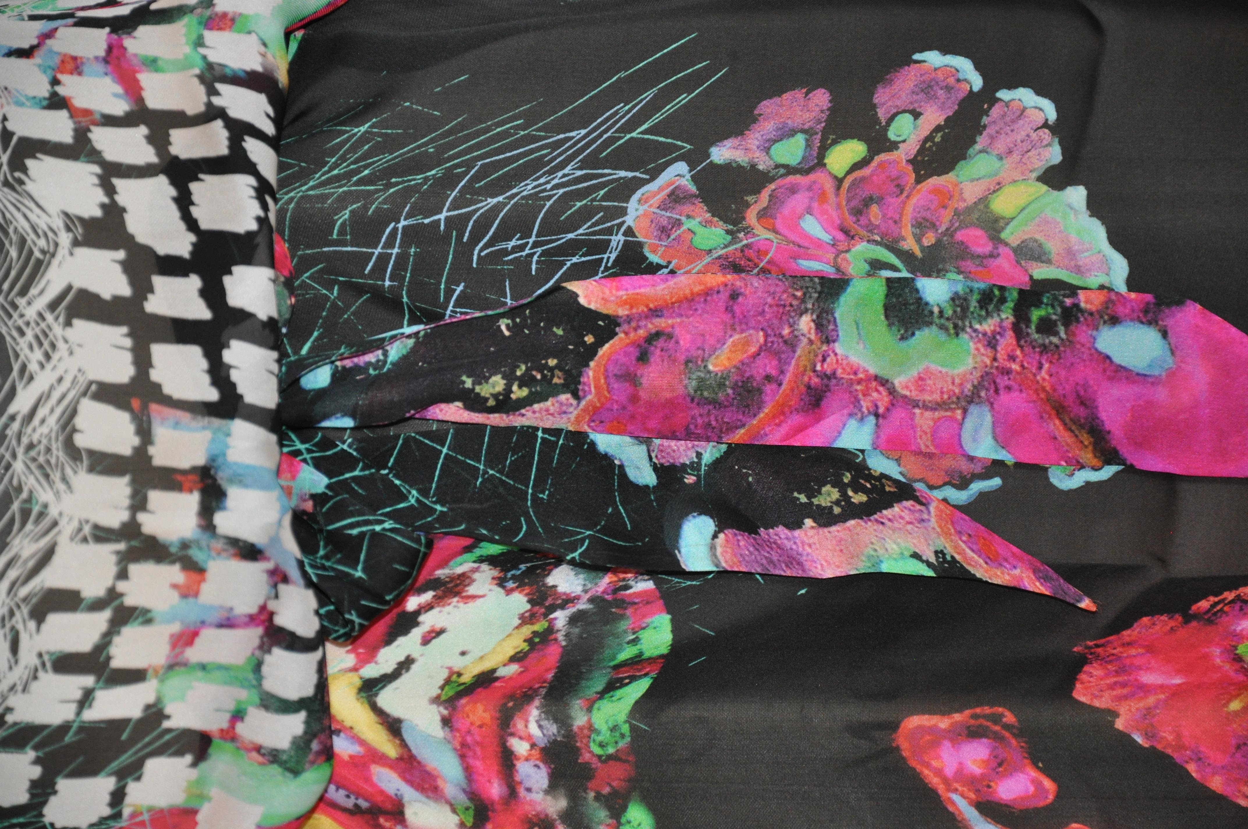 Roberto Cavalli - Caftan long à fleurs multicolores flottantes, semblable à un caftan en vente 5
