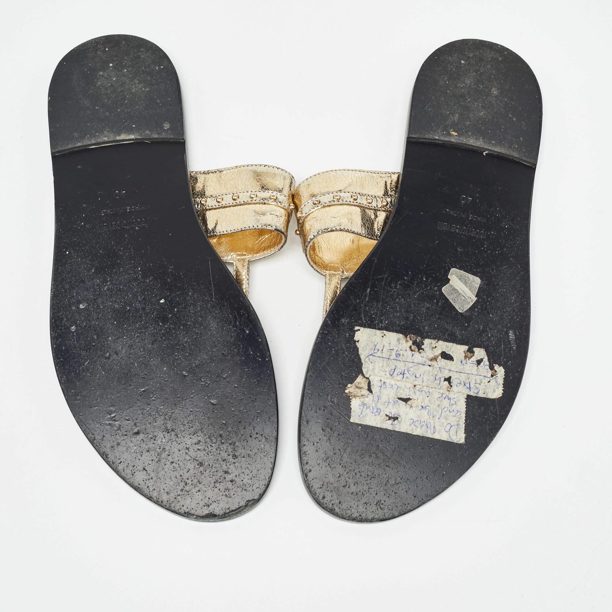 Roberto Cavalli Gold Crackled Leather Flat Slides Size 40 For Sale 1