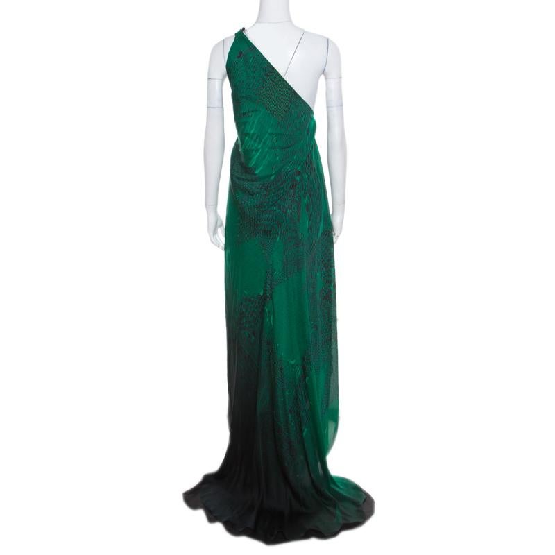 With a beautiful feather print in green and black ombre hue along with an asymmetric, floor-grazing length, this maxi dress from Roberto Cavalli will appease your thirst for some high-end fashion. Elegant and feminine, the dress is fashioned in a