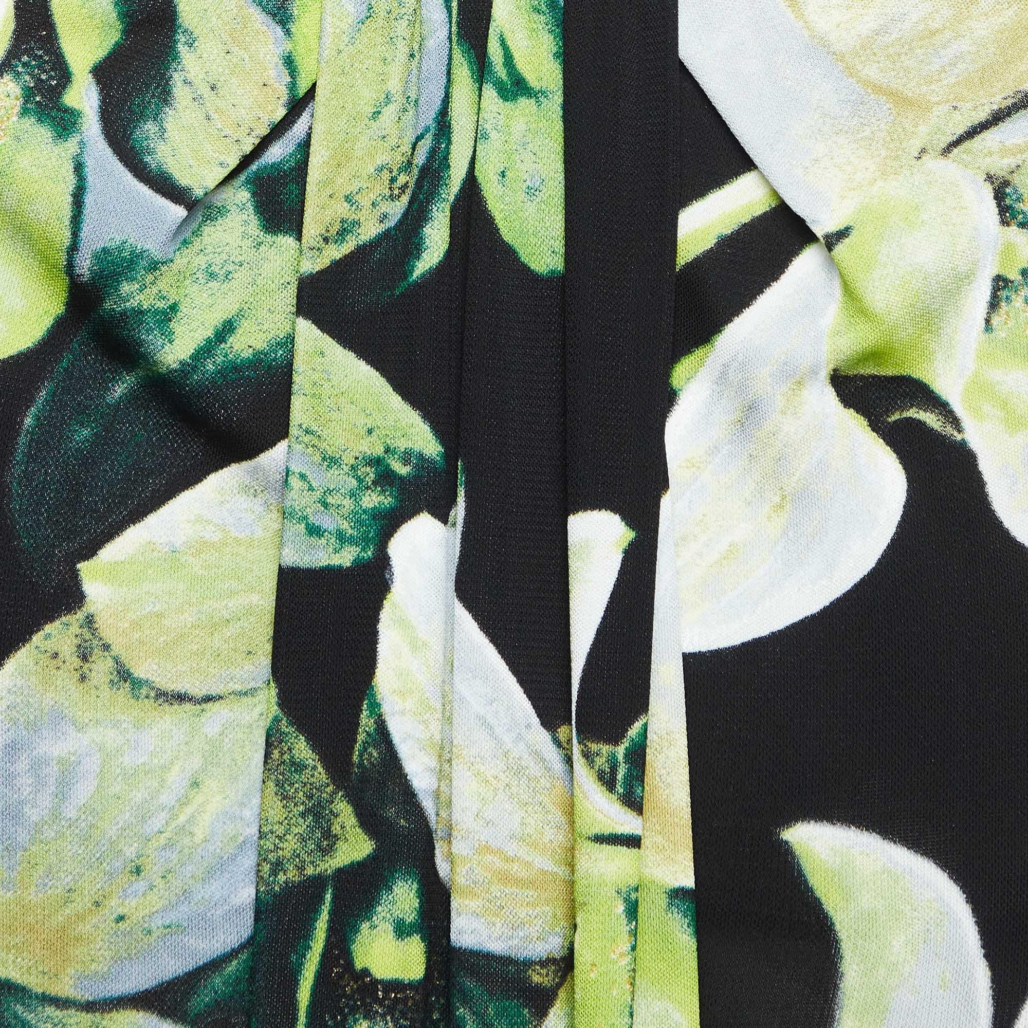 Roberto Cavalli Green Floral Print Jersey Brooch Detail Top M In Good Condition For Sale In Dubai, Al Qouz 2