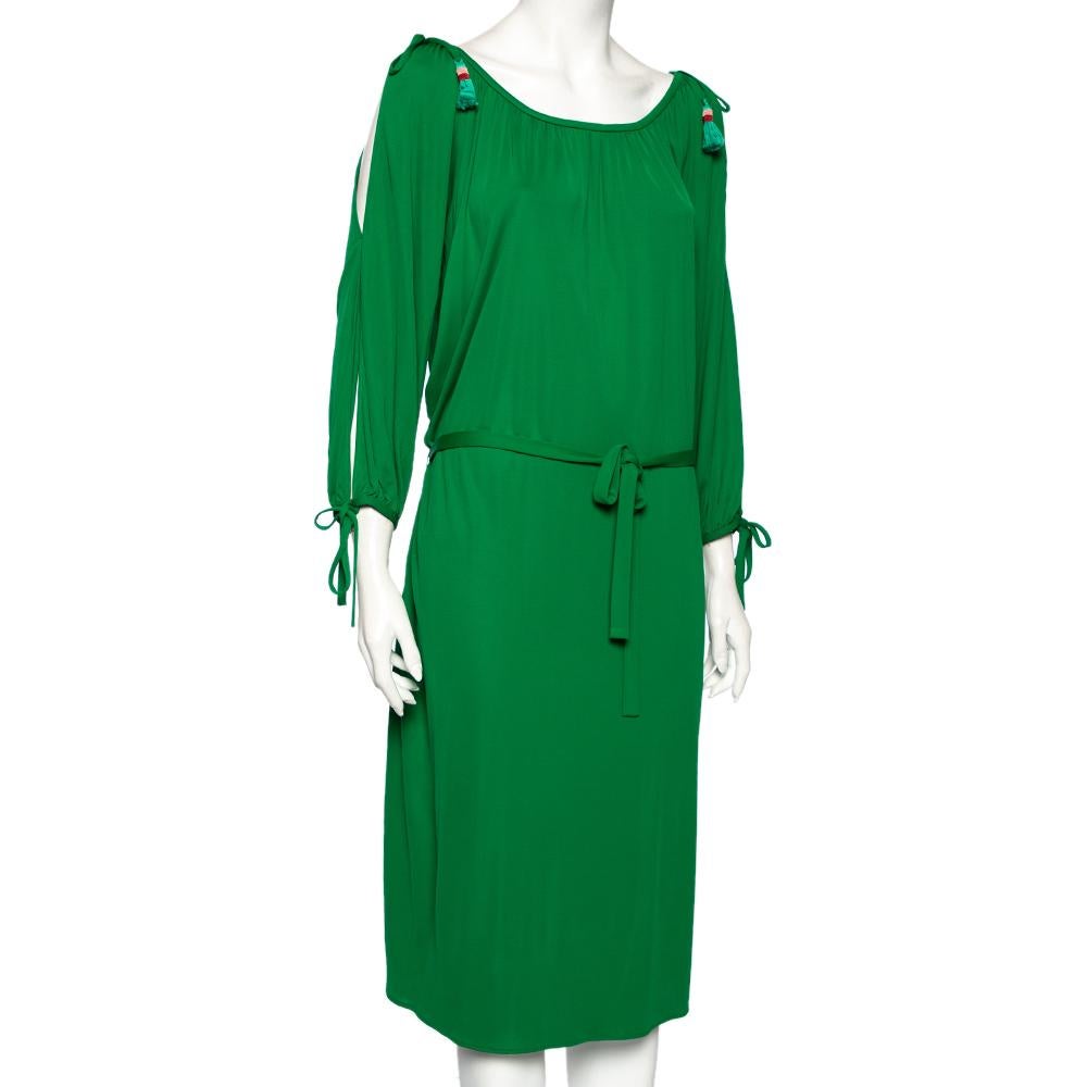 Roberto Cavalli Grünes Jersey-Kleid mit kalten Schultern und Quaste und detailliertem Gürtel M im Zustand „Hervorragend“ im Angebot in Dubai, Al Qouz 2