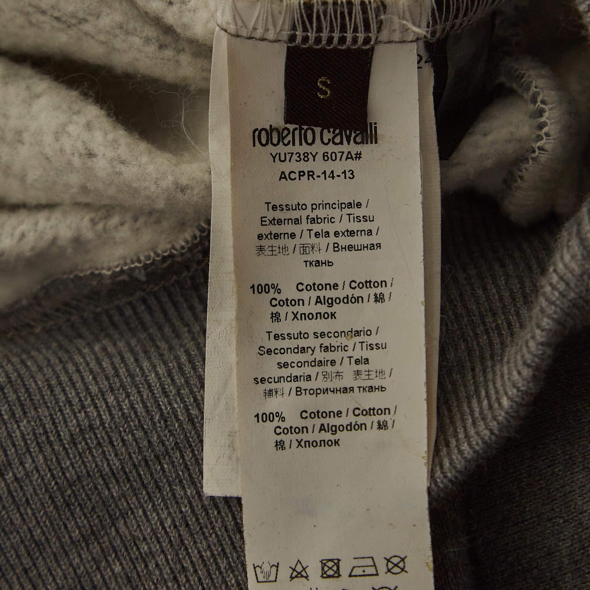 Roberto Cavalli - Sweat-shirt en tricot de coton gris imprimé aigle S Pour hommes en vente