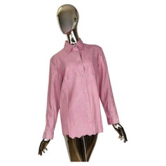 Roberto Cavalli: camicia olografica in pelle scamosciata rosa