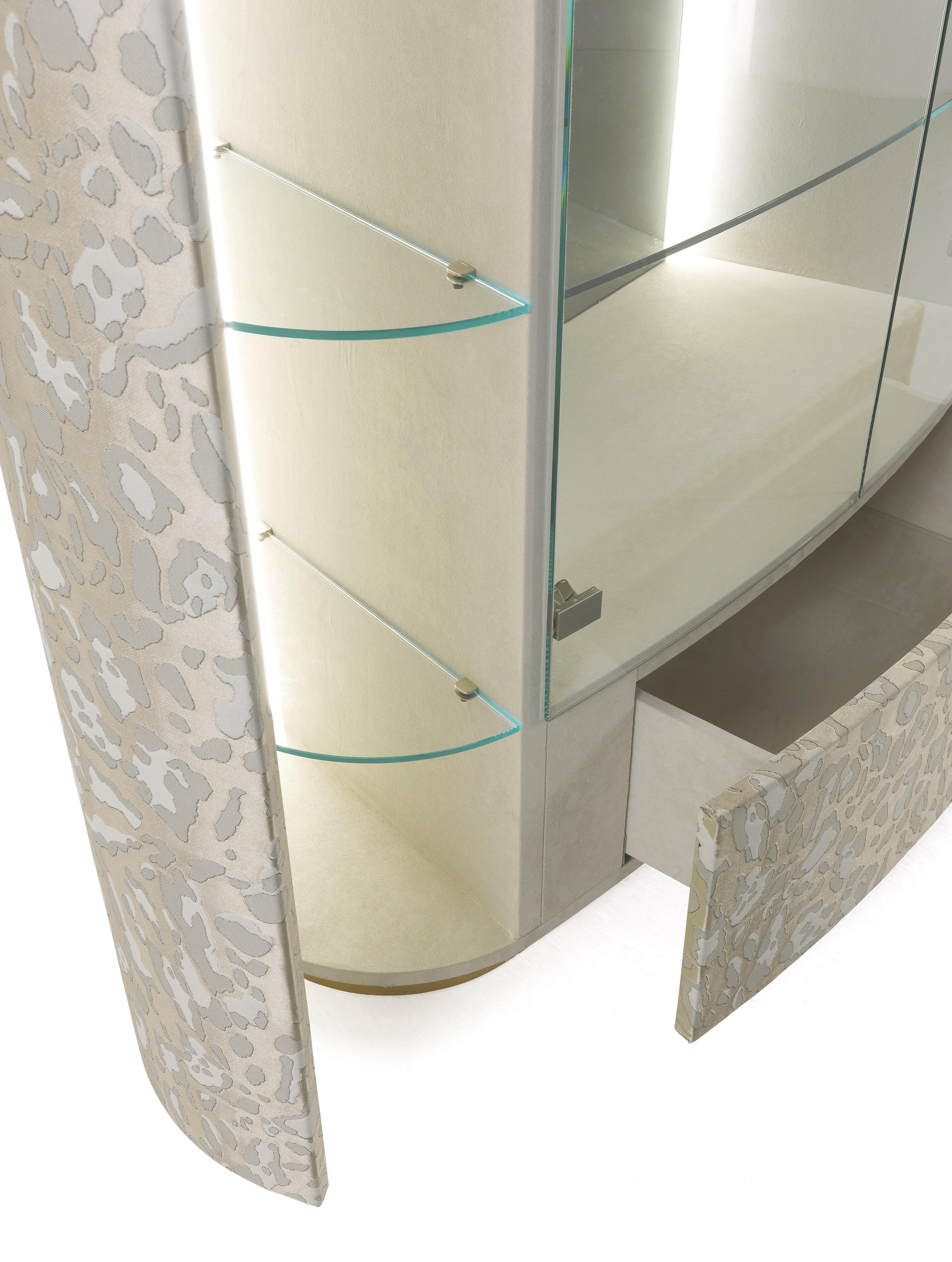 21st Century Kasai Cabinet in Fabric by Roberto Cavalli Home Interiors In New Condition For Sale In Cantù, Lombardia