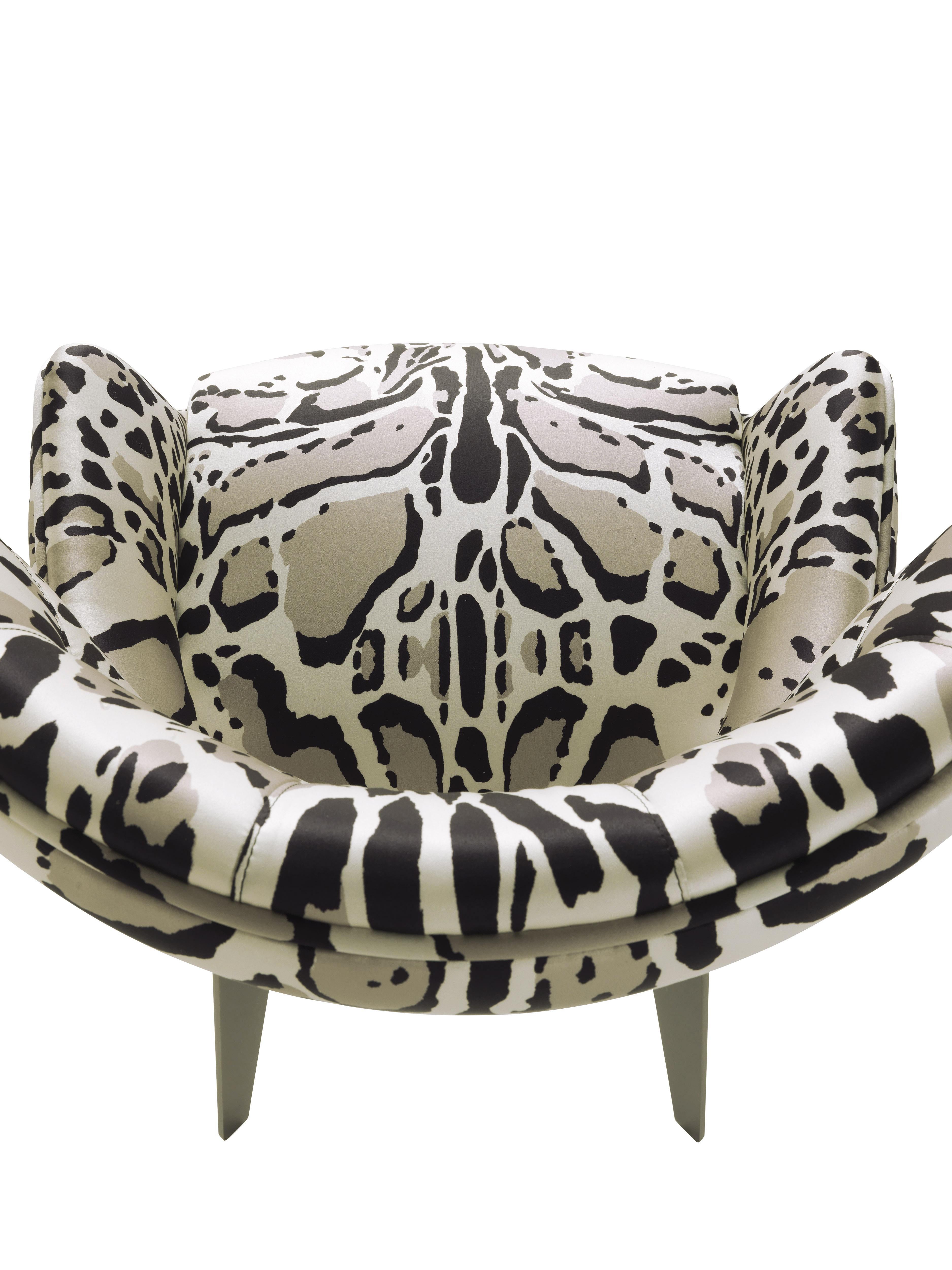 21st Century Maclaine Chair in Fabric by Roberto Cavalli Home Interiors In New Condition For Sale In Cantù, Lombardia