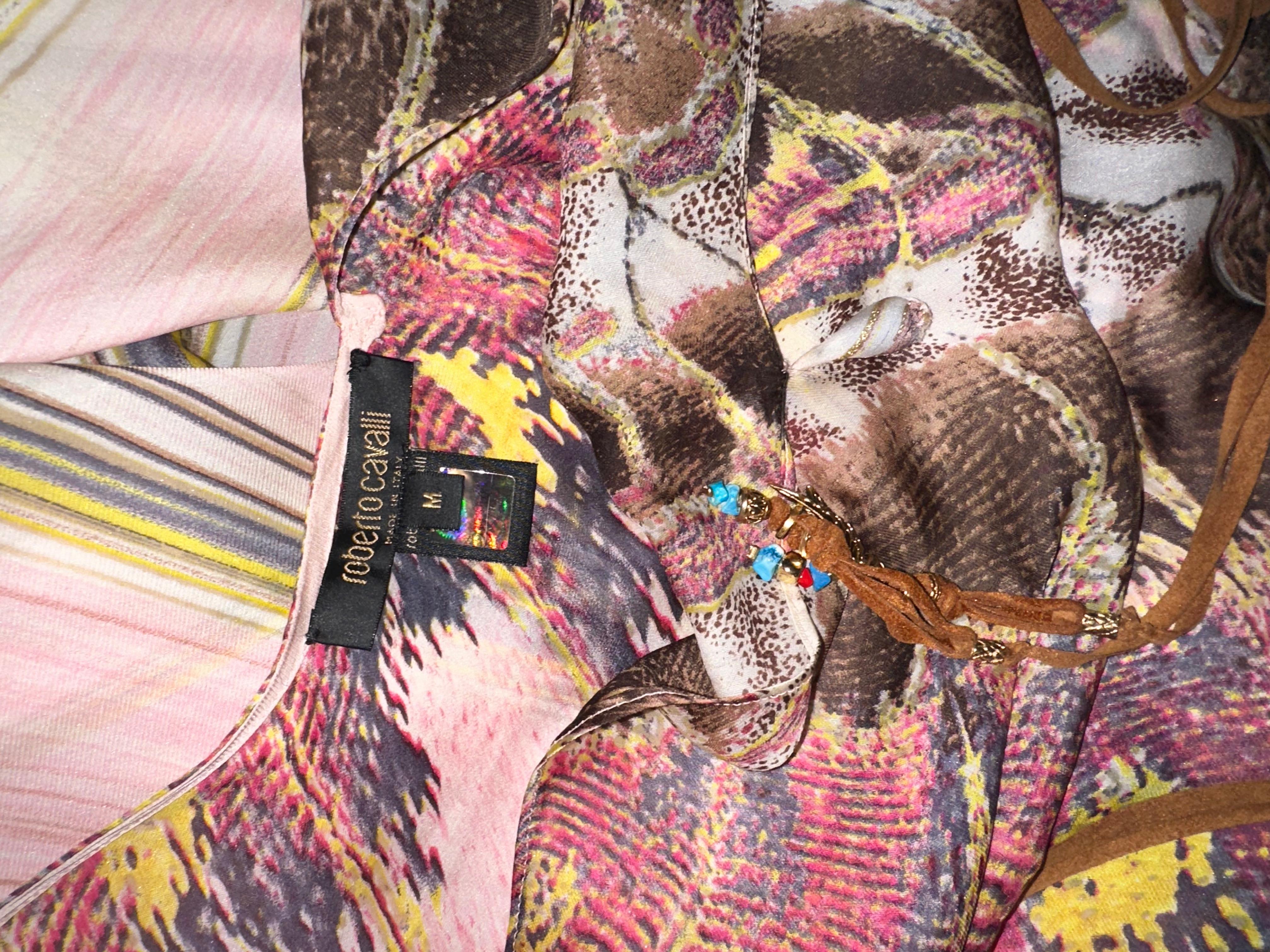Roberto Cavalli - Iconic Feather Print Ss 2004 - abito da sera in seta con scollo a cappuccio e taglio fluido in vendita 2