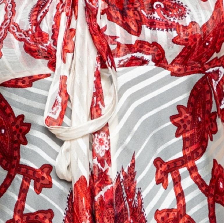 Roberto Cavalli Elfenbein & Rot bedruckte Bluse mit Seidenkrawatte-Details und Krawatte S im Angebot 2