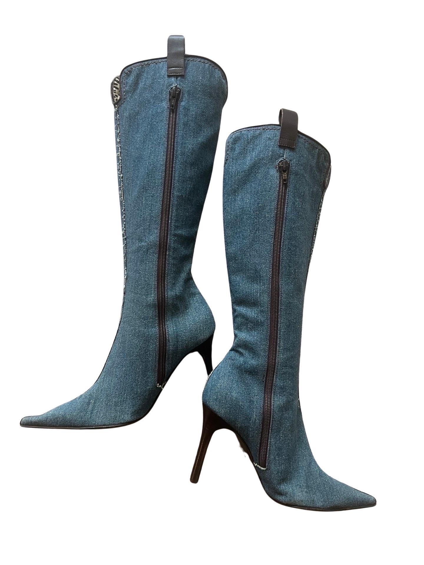 Y2K Roberto Cavalli Jean Applique Boots In Good Condition For Sale In Miami, FL