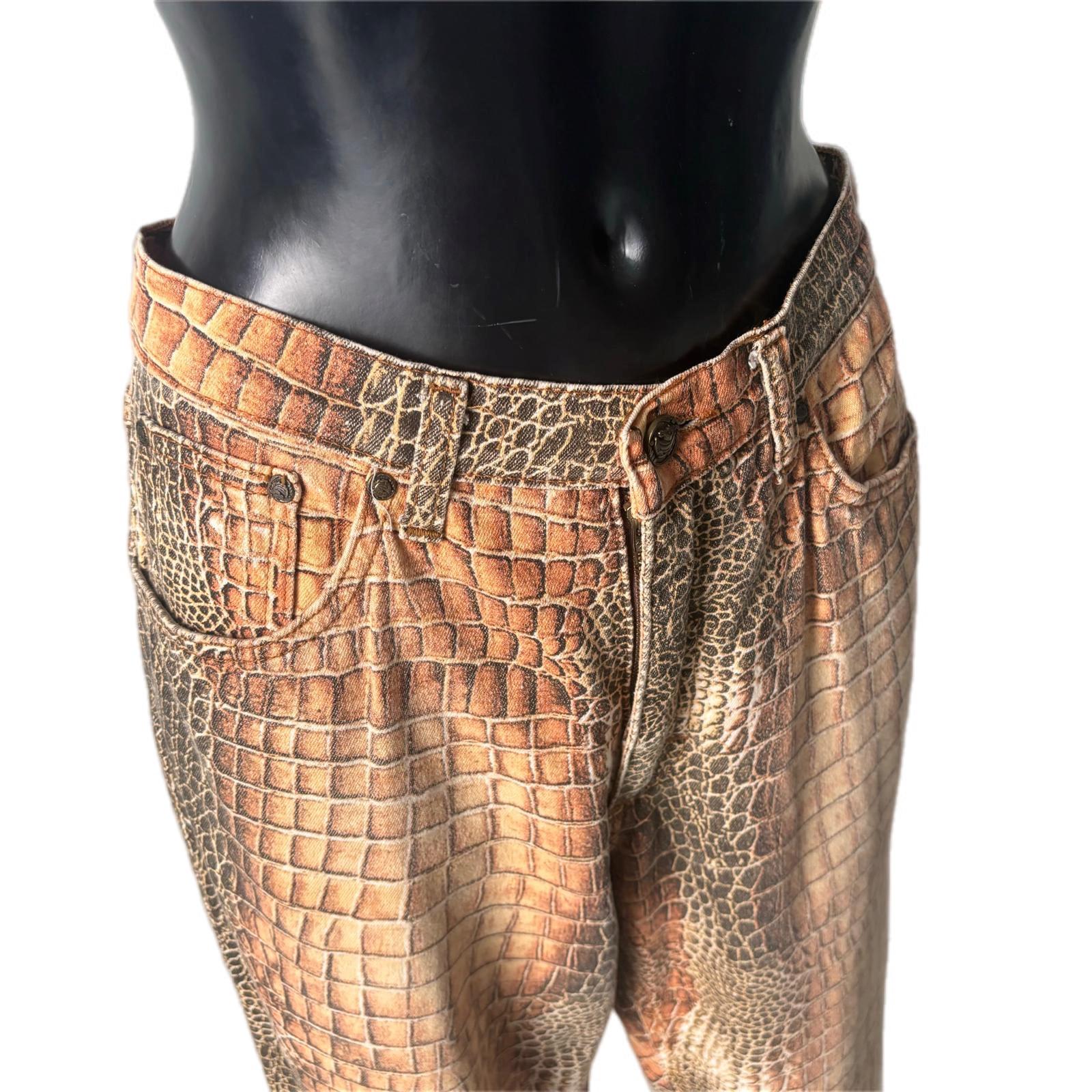Vaqueros Roberto Cavalli de algodón con estampado de cocodrilo Made in Italy, 2000s en Excelente estado para la venta en Basaluzzo, IT