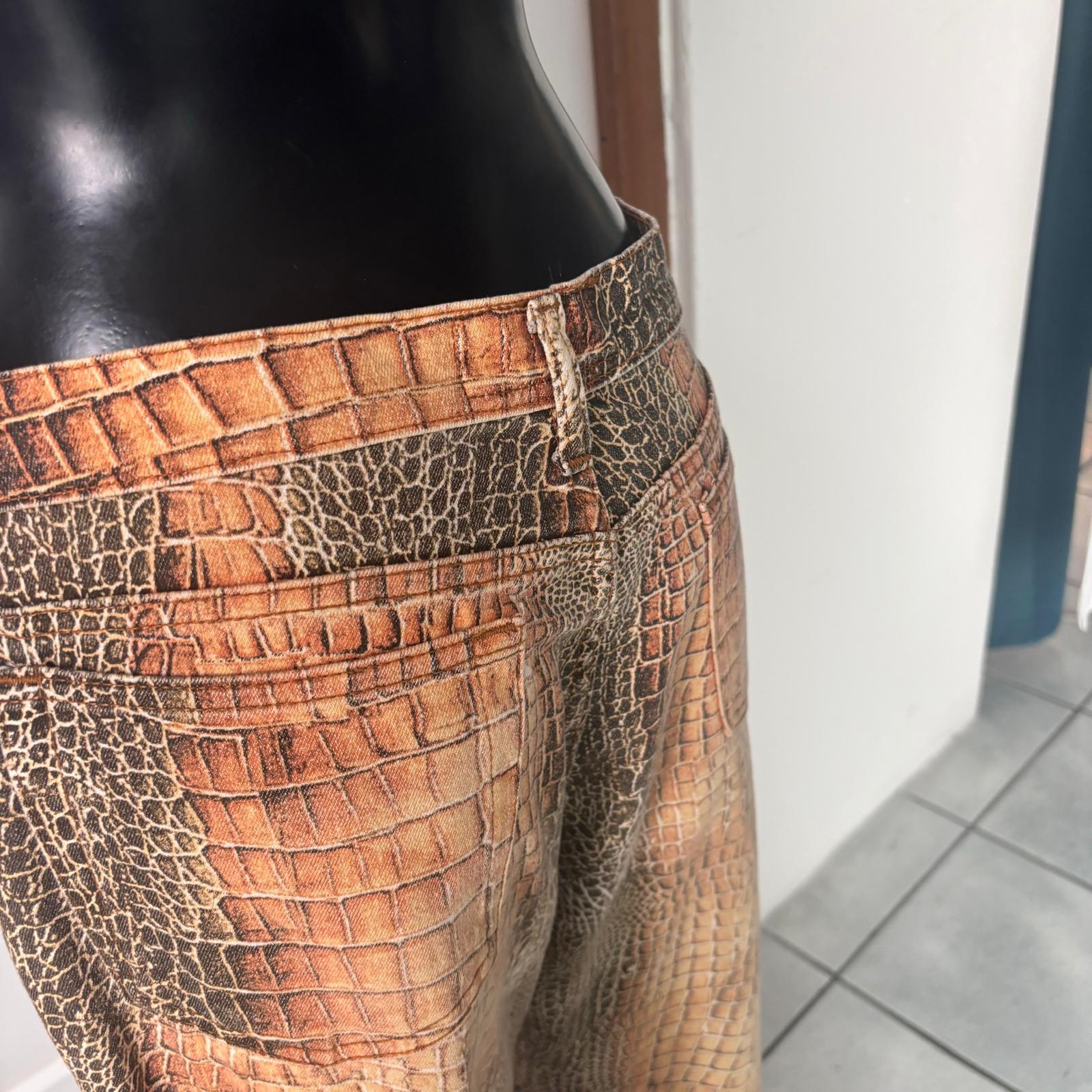 Vaqueros Roberto Cavalli de algodón con estampado de cocodrilo Made in Italy, 2000s en venta 2