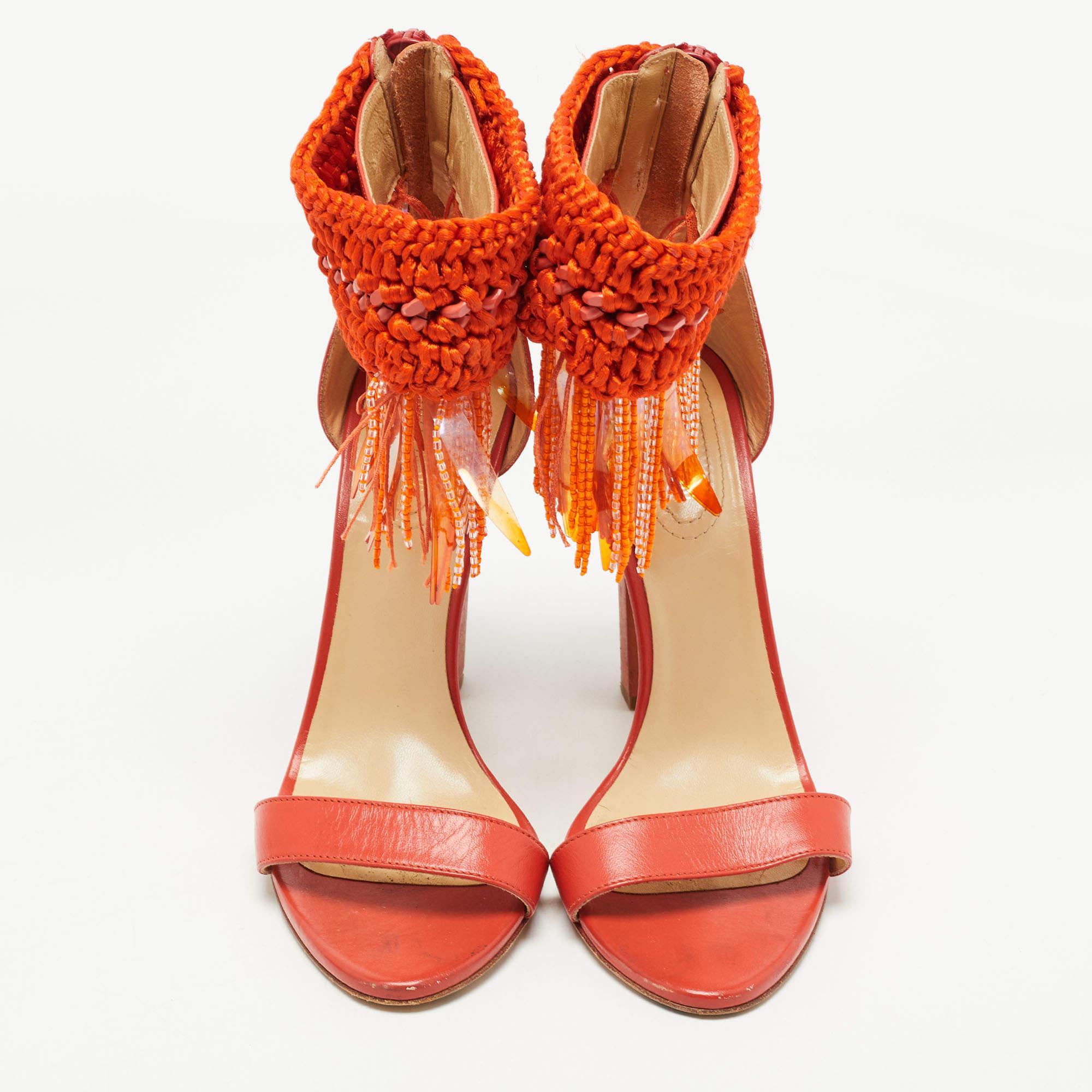 Roberto Cavalli Leather & Woven Fabric Fringes Ankle Strap Sandals Size 40 In Fair Condition For Sale In Dubai, Al Qouz 2