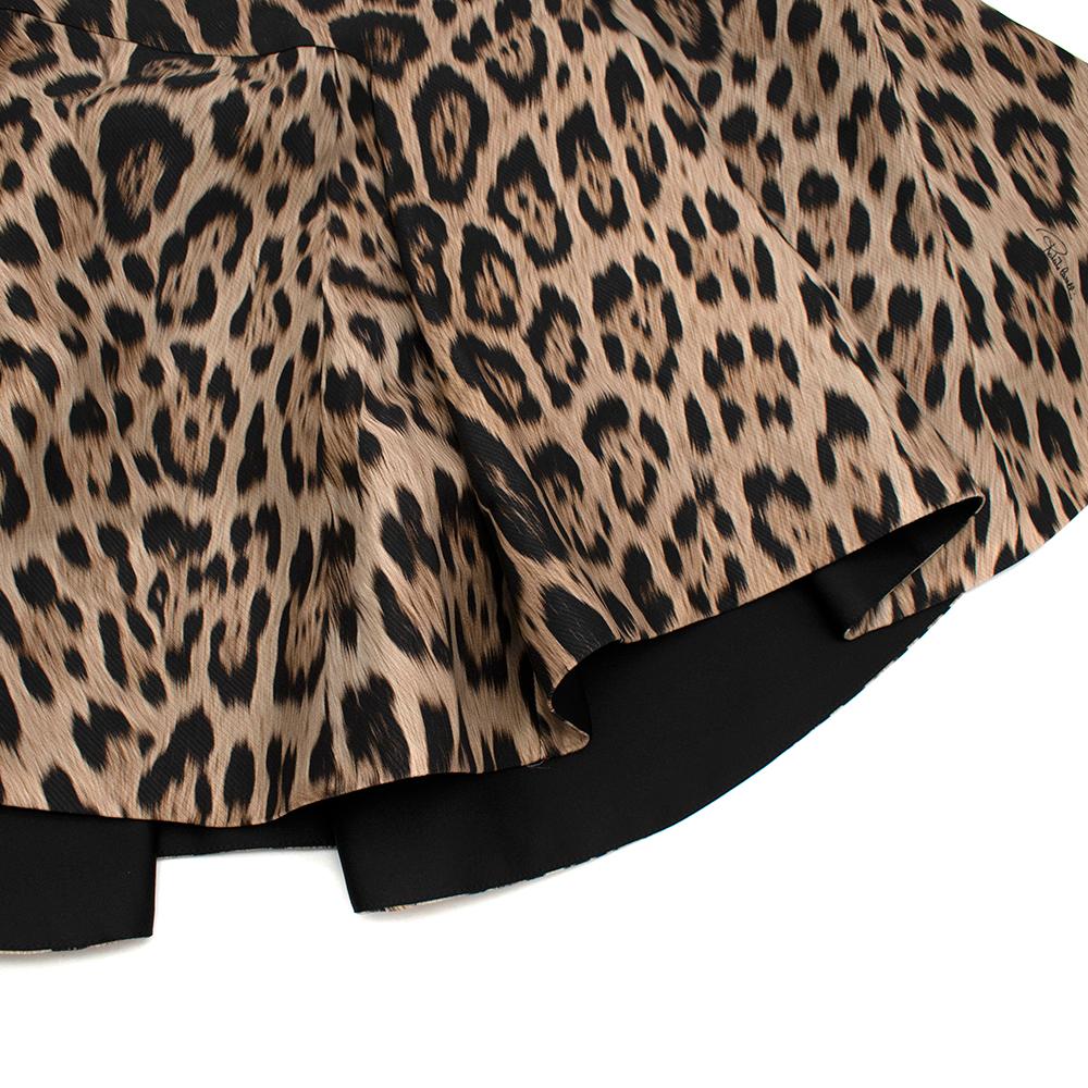 Roberto Cavalli Leopard Print A-Line Mini Skirt - Size US 0-2 In New Condition For Sale In London, GB