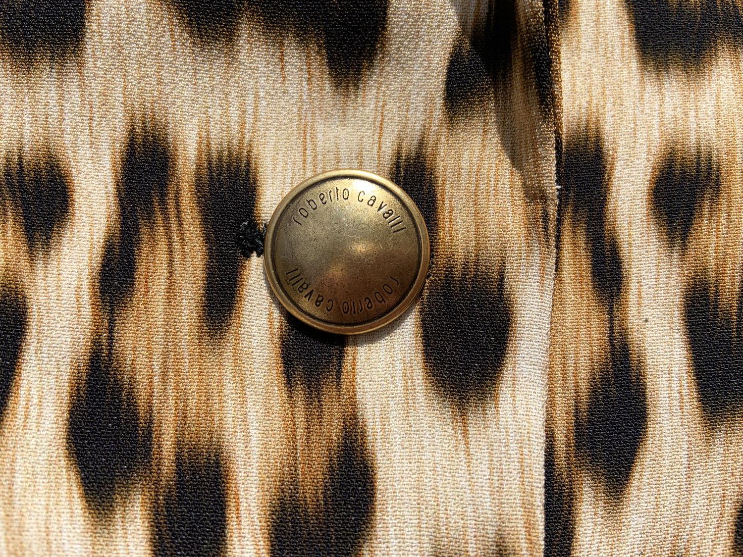 Tailleur pantalon italien Roberto Cavalli imprimé léopard, taille 40 Excellent état - En vente à Montgomery, TX