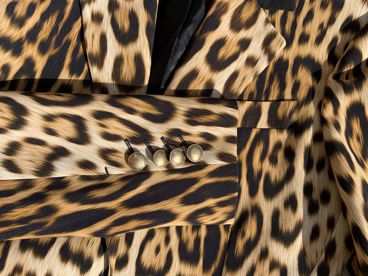Tailleur pantalon italien Roberto Cavalli imprimé léopard, taille 40 en vente 1