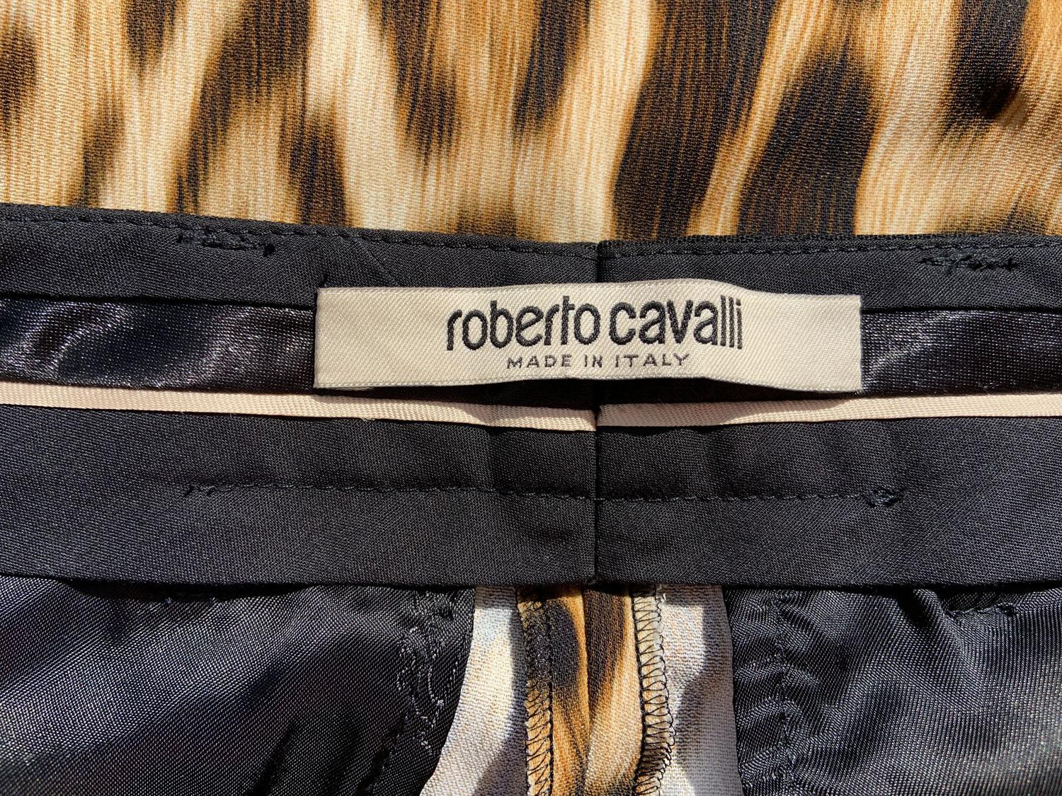 Tailleur pantalon italien Roberto Cavalli imprimé léopard, taille 40 en vente 3