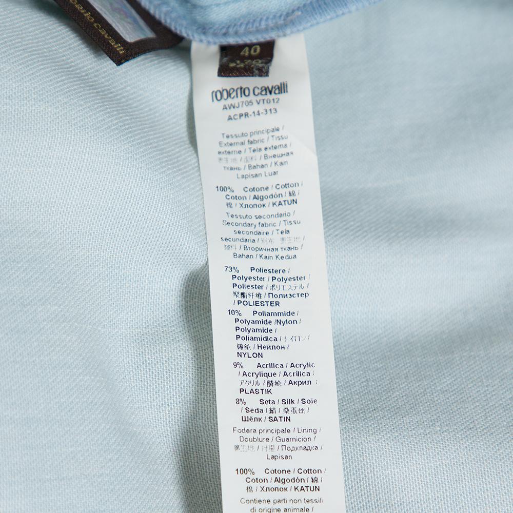 Roberto Cavalli - Chemise en jean bleu clair délavé avec patchs S Pour femmes en vente