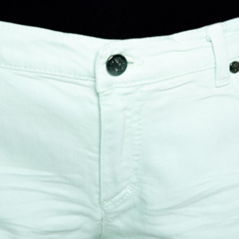 Roberto Cavalli Light Green Denim Straight Leg Jeans L Bon état - En vente à Dubai, Al Qouz 2