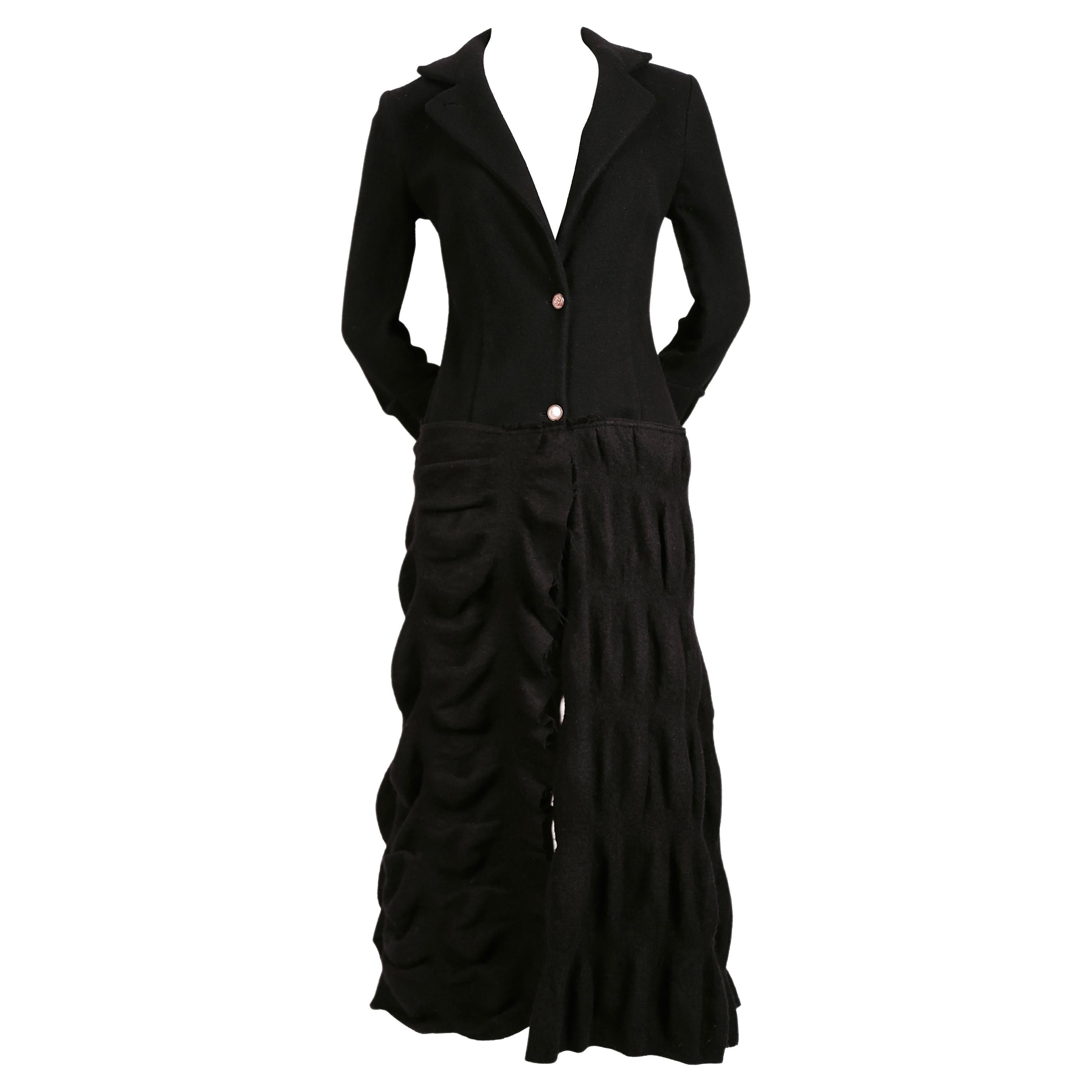 ROBERTO CAVALLI - Manteau long noir avec tissu de laine froncé en vente