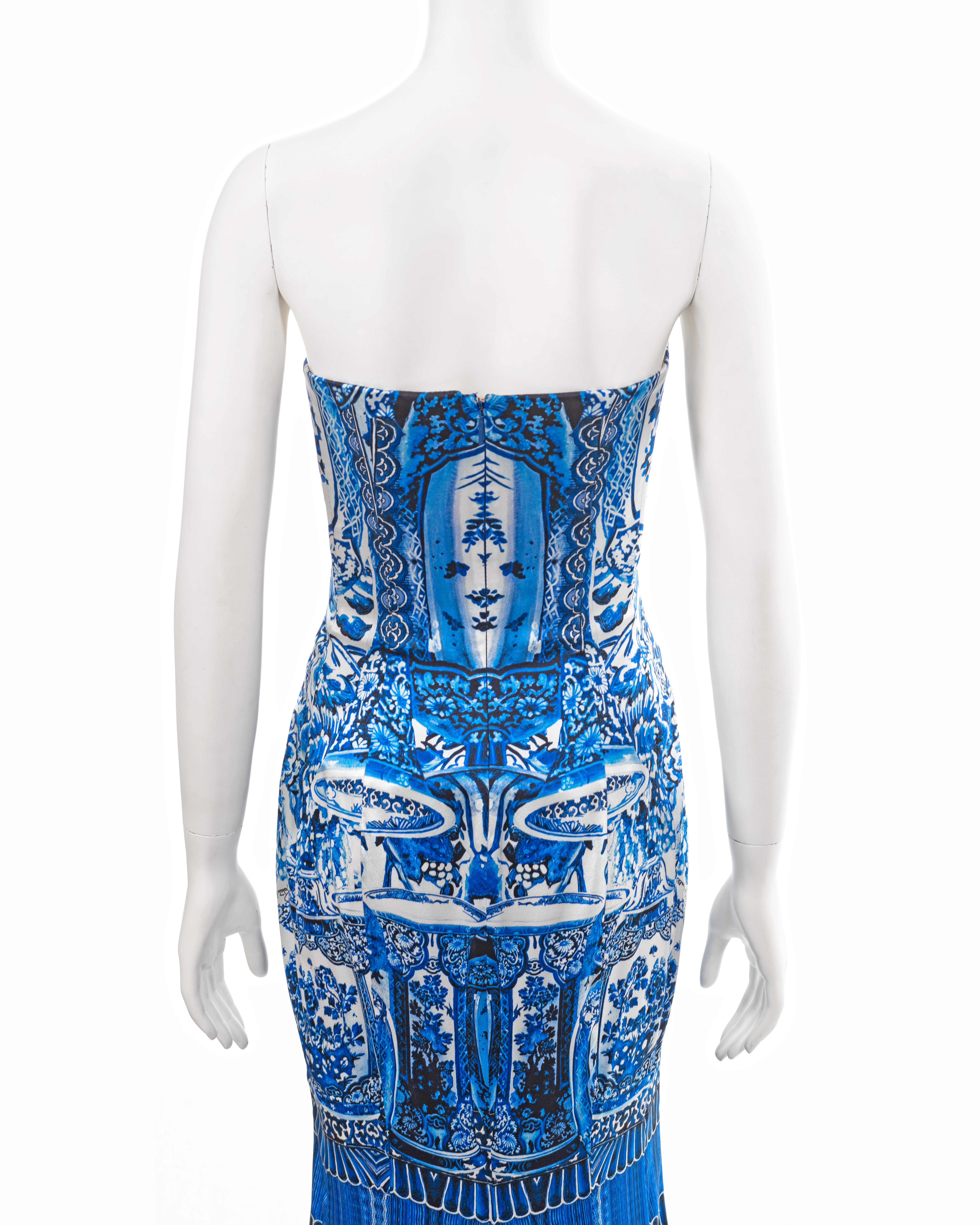 Roberto Cavalli ming porcelain printed silk corseted evening dress, fw 2005 7