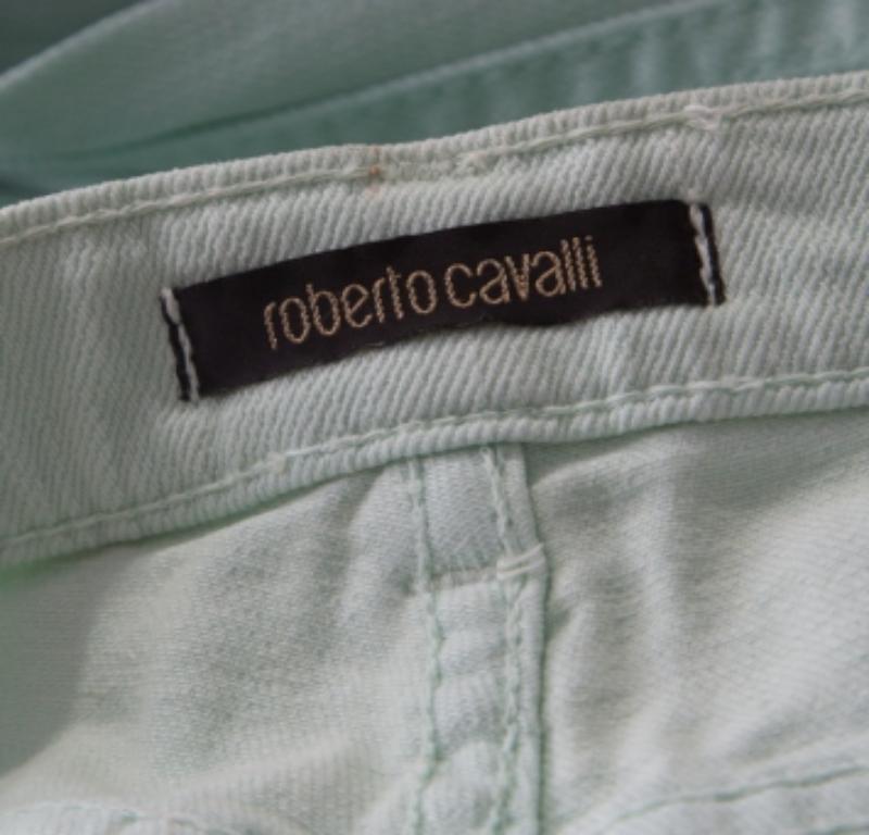 Roberto Cavalli Jeans svasati effetto stropicciato in denim lavato blu menta M. I. In condizioni ottime in vendita a Dubai, Al Qouz 2