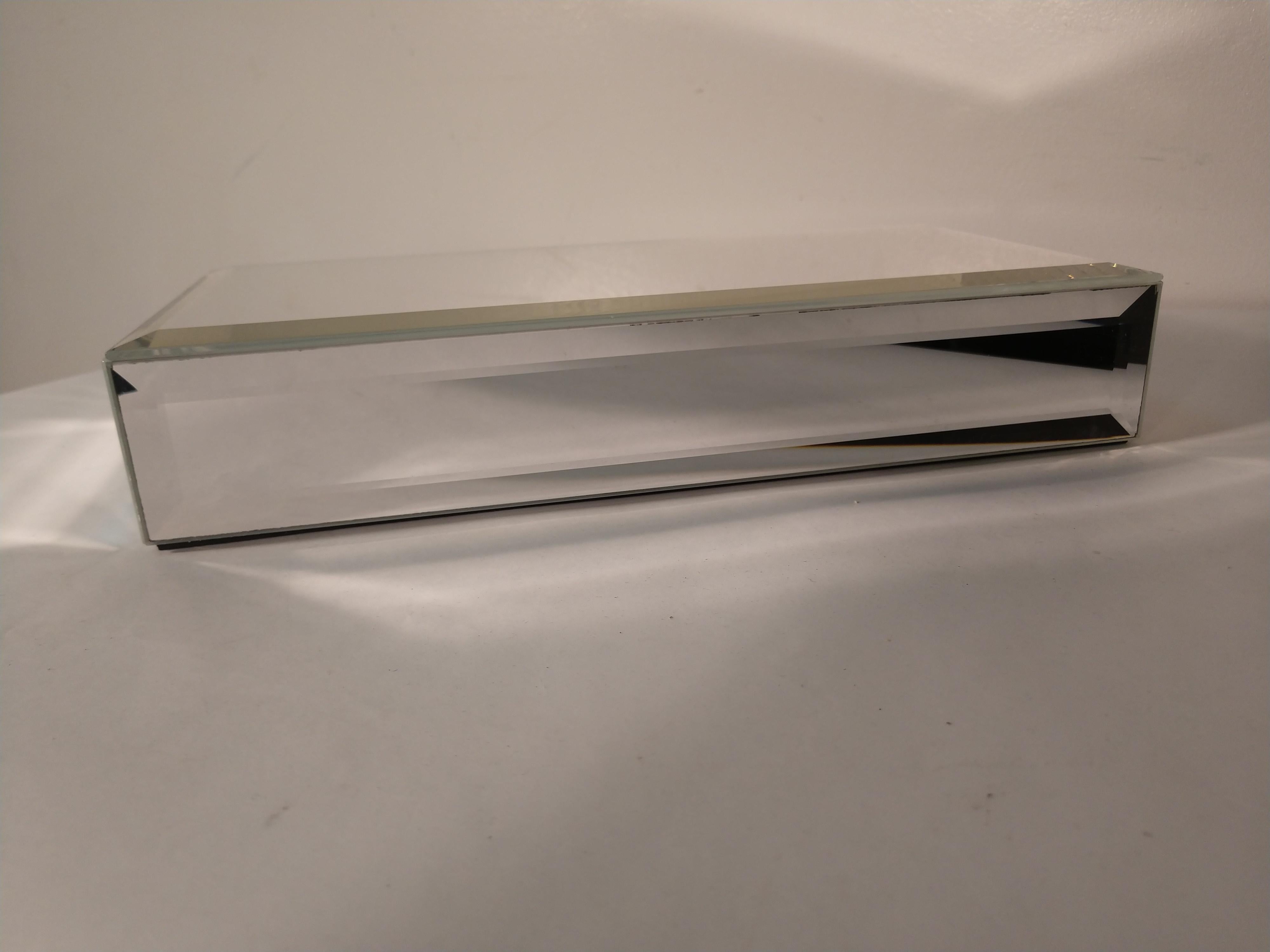 Roberto Cavalli Verspiegelte Präsentationsboxen aus abgeschrägtem Glas im Zustand „Hervorragend“ im Angebot in Port Jervis, NY