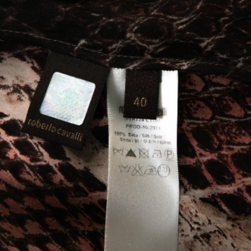Chemisier Roberto Cavalli en soie transparent orné d'imprimé animal multicolore S Pour femmes en vente