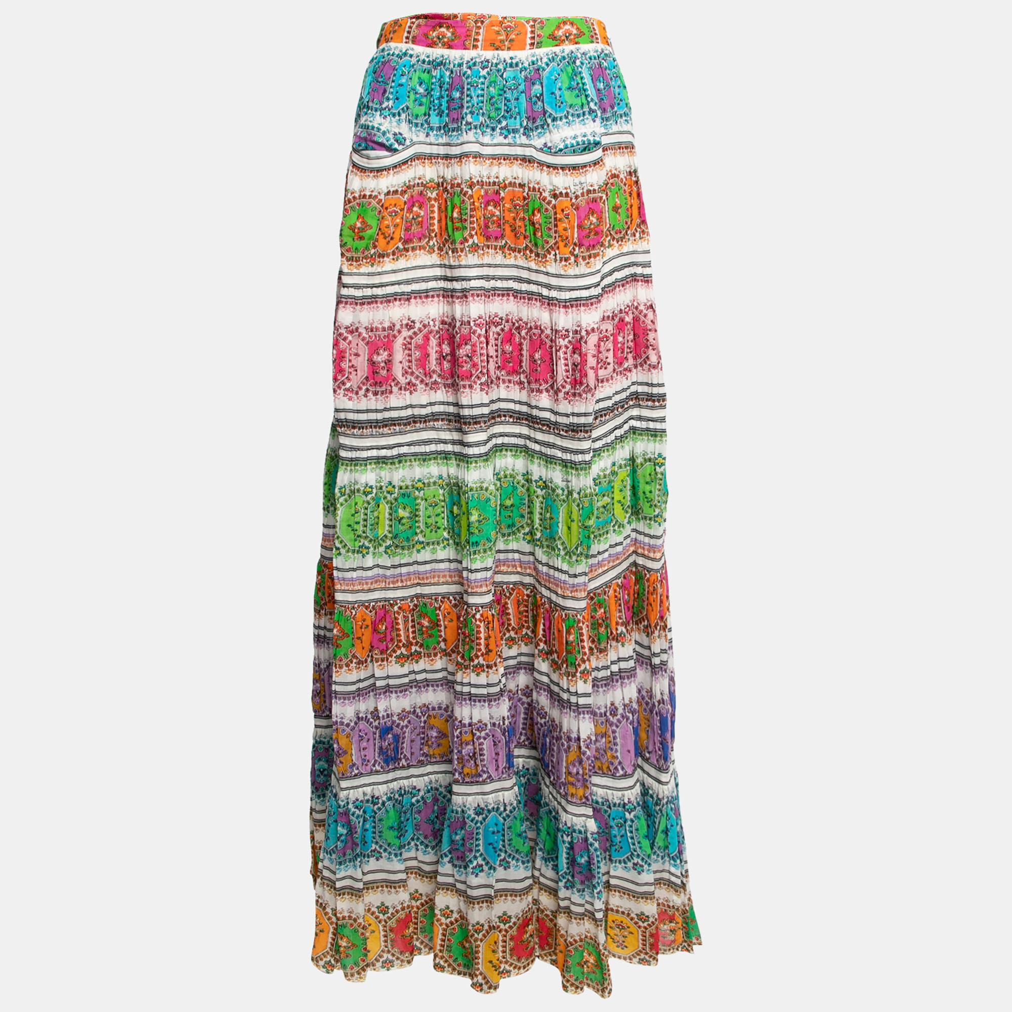 This skirt from Roberto Cavalli is a beautiful sight. It is fashioned in multicolored printed cotton fabric into a maxi-length silhouette. It is equipped with a zipper fastening. Match this skirt with a basic top and look absolutely gorgeous.

