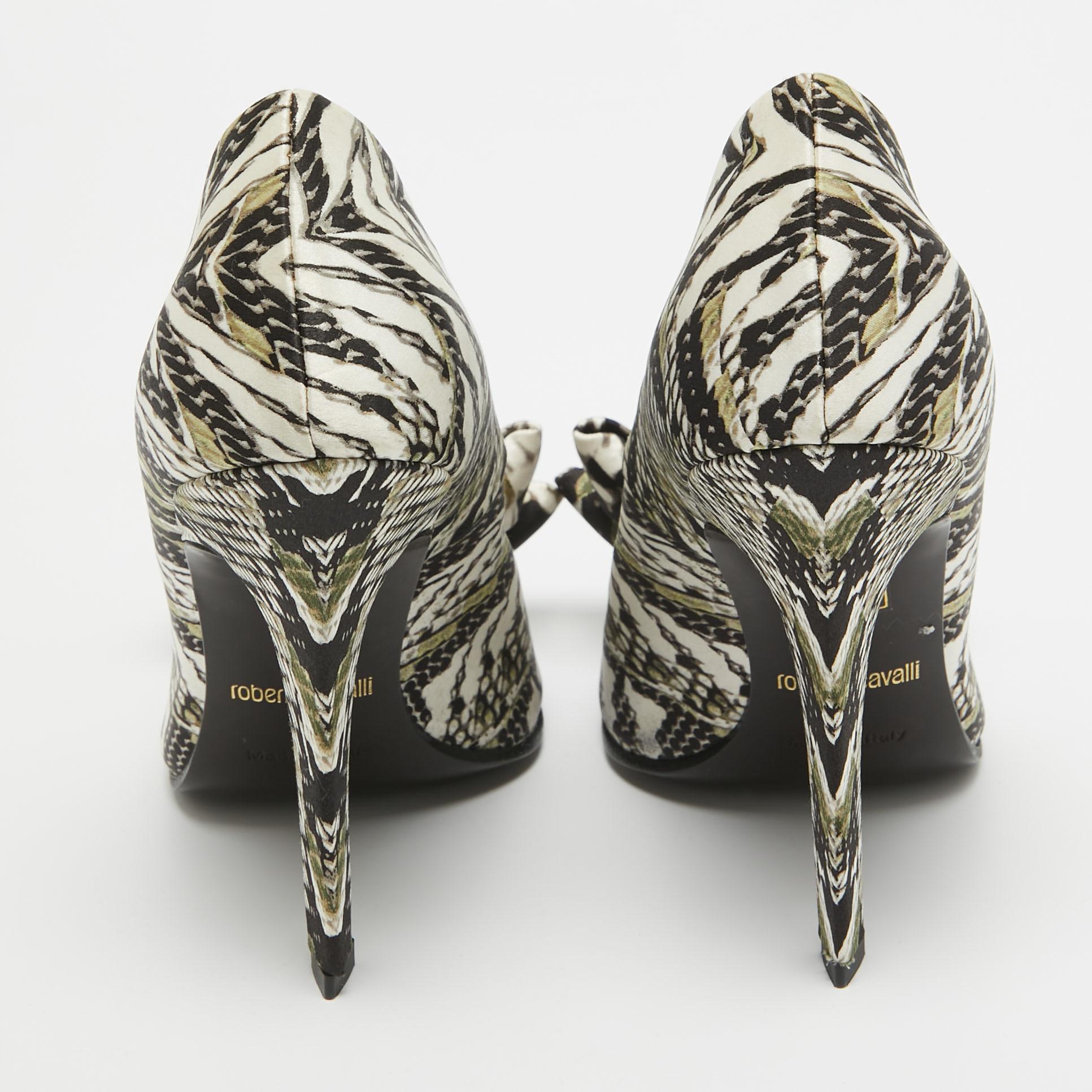Donna Roberto Cavalli Pumps con fiocco in tessuto stampato multicolore misura 36 in vendita