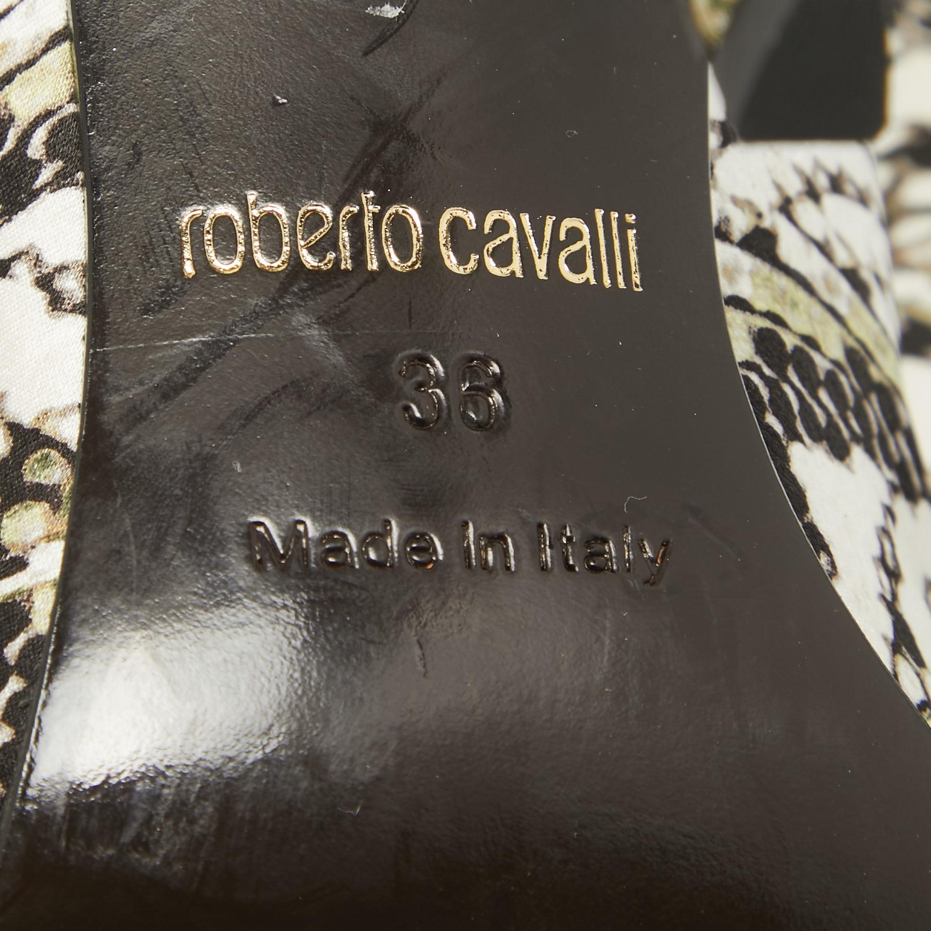 Roberto Cavalli Pumps con fiocco in tessuto stampato multicolore misura 36 in vendita 3