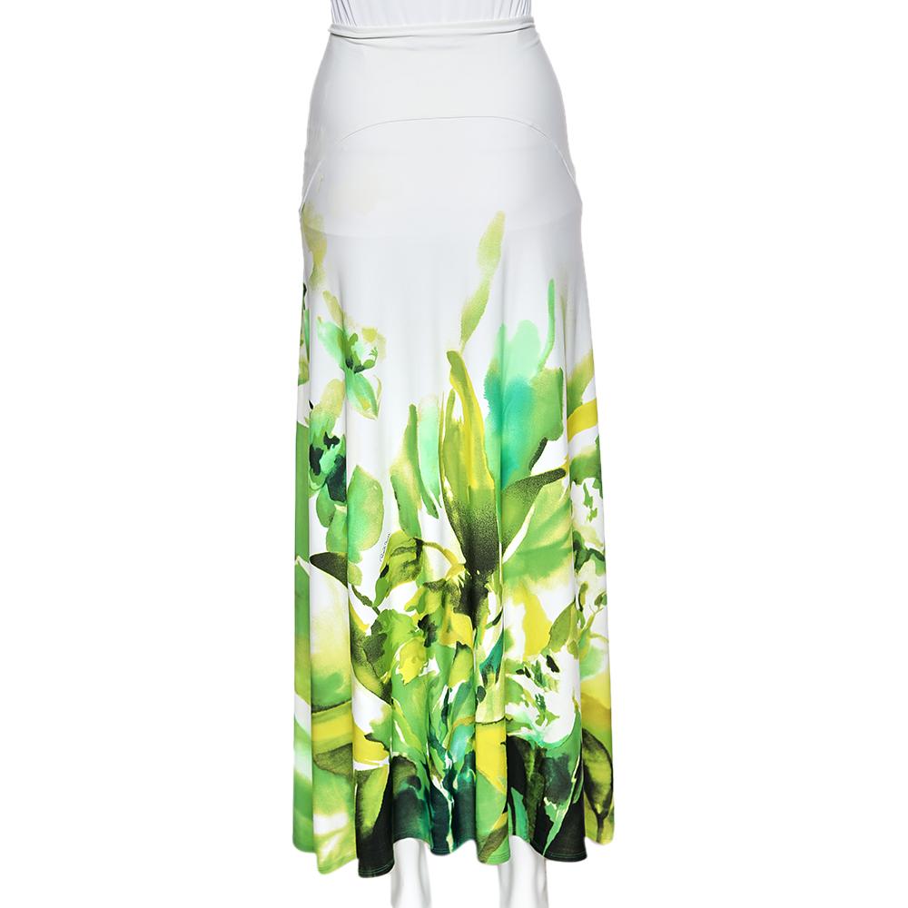 Make a sweet start to summer as you wear this beautiful skirt from Roberto Cavalli. This midi skirt is tailored using multicolored printed jersey fabric, which lends it a bright, chic appearance. Complement this skirt with a top and complete your
