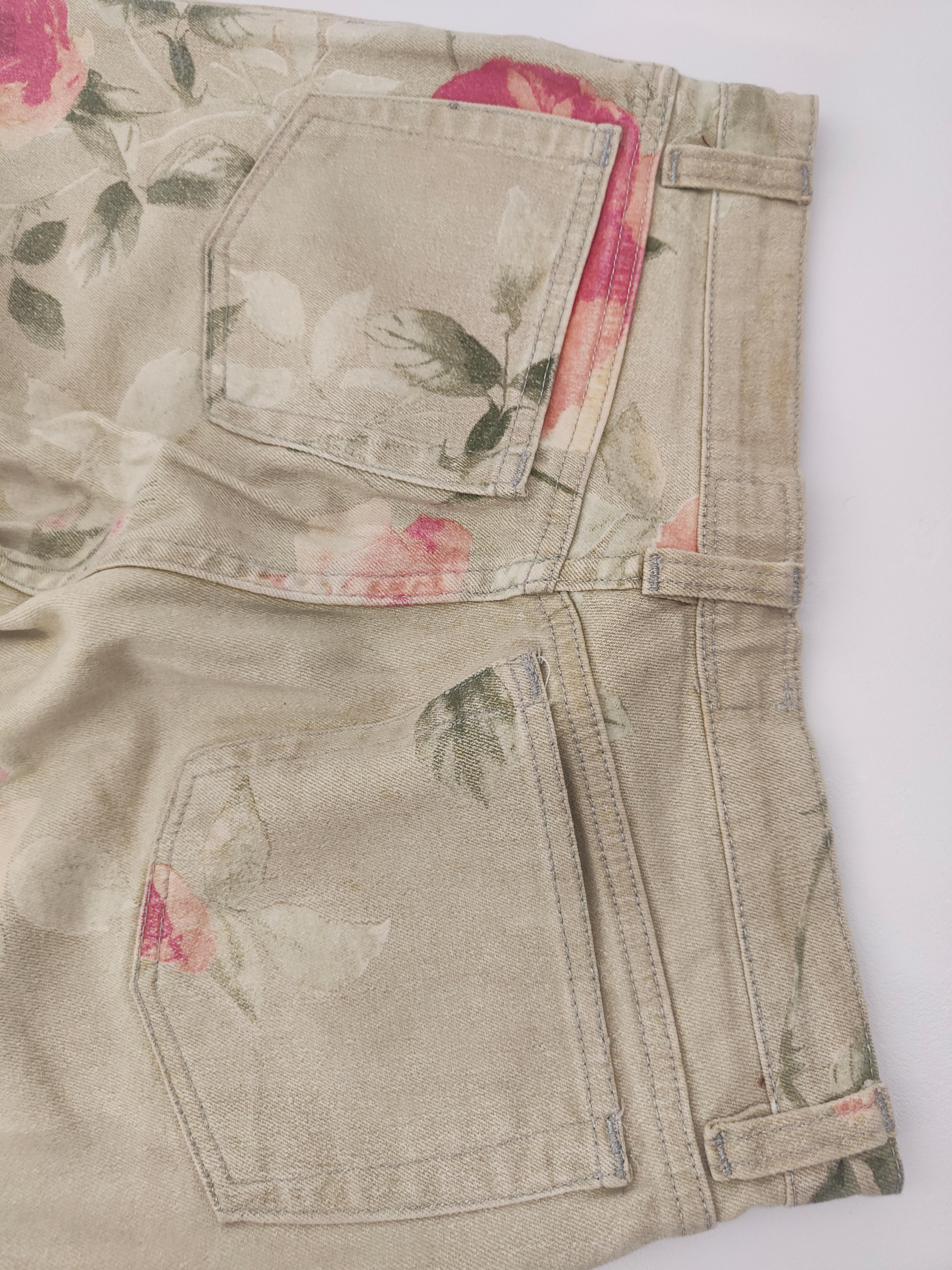 Vaqueros multicolor Roberto Cavalli
Talla S
Cintura 72 cm, longitud 194 cm 