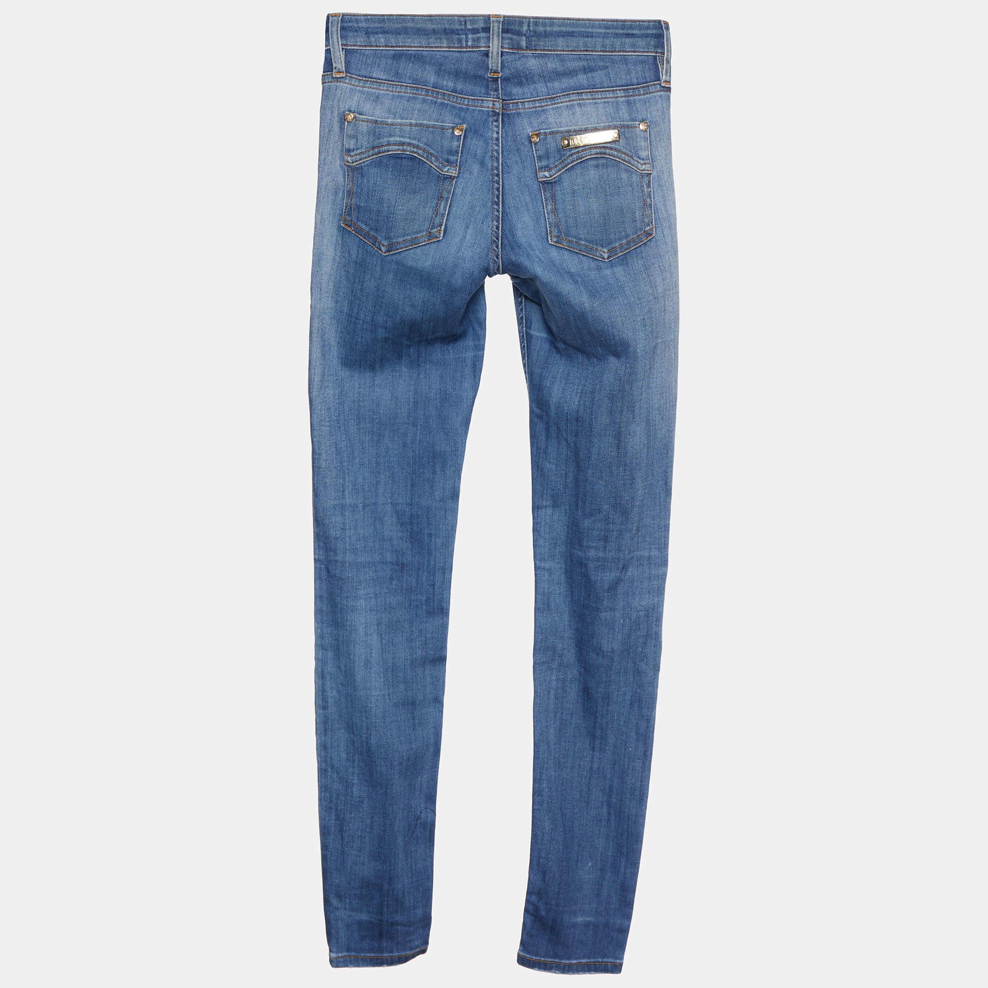These Roberto Cavalli jeans are a must have wardrobe essential. These navy blue skinny jeans can be dressed both up and down for looks that are either casual and comfy or chic and fashionable.