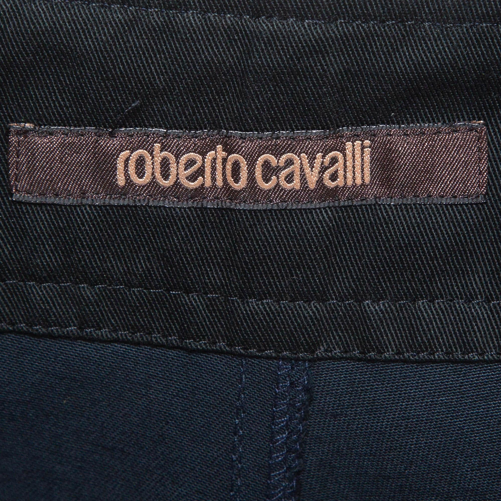 Roberto Cavalli Navy Blue Gabardine Belted Chino Shorts M In Good Condition For Sale In Dubai, Al Qouz 2