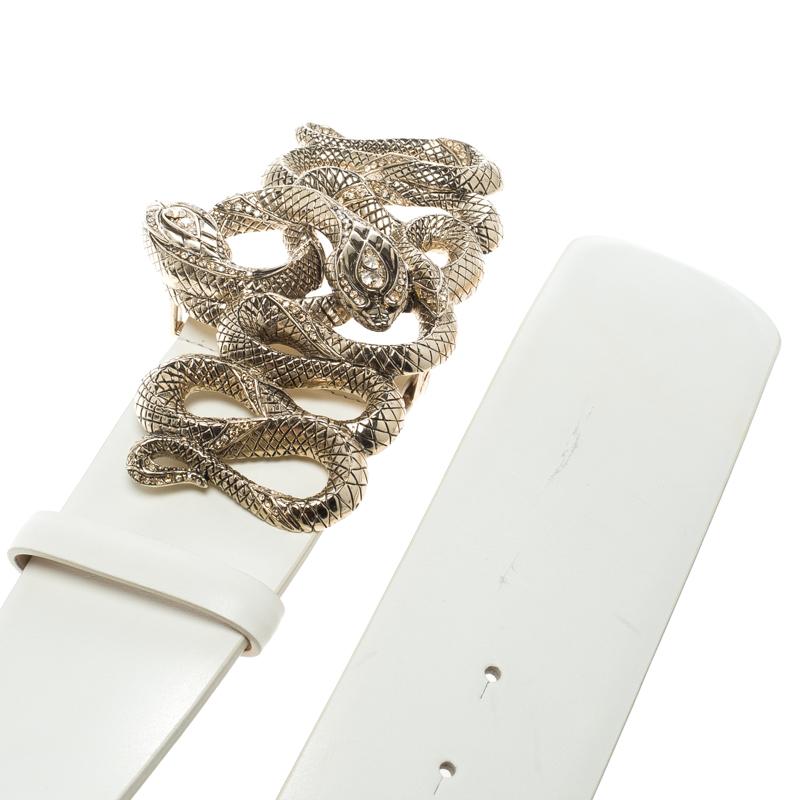 Roberto Cavalli Off White Leather Serpenti Buckle Belt 70cm im Zustand „Gut“ in Dubai, Al Qouz 2