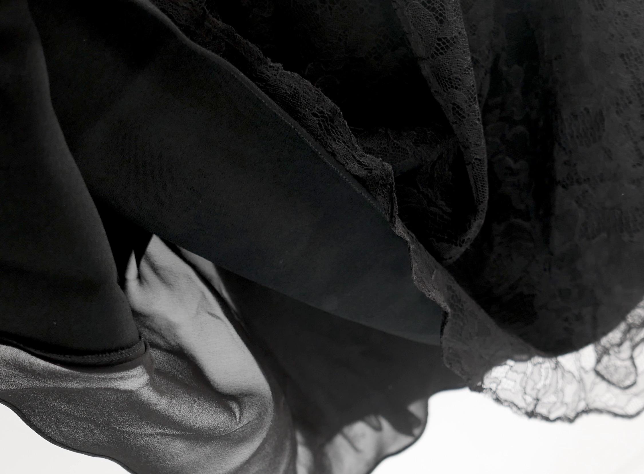 Roberto Cavalli Ein-Schulter-Kleid aus schwarzer Spitze im Angebot 1