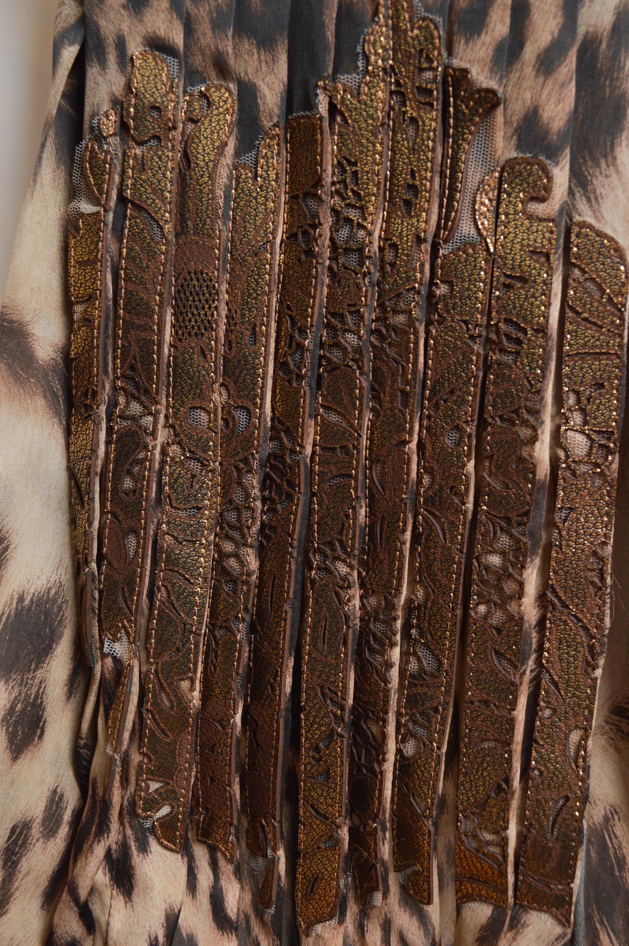 Roberto Cavalli Opulenter 2000er plissierter goldener Leder-Minirock mit niedriger Taille im Angebot 9