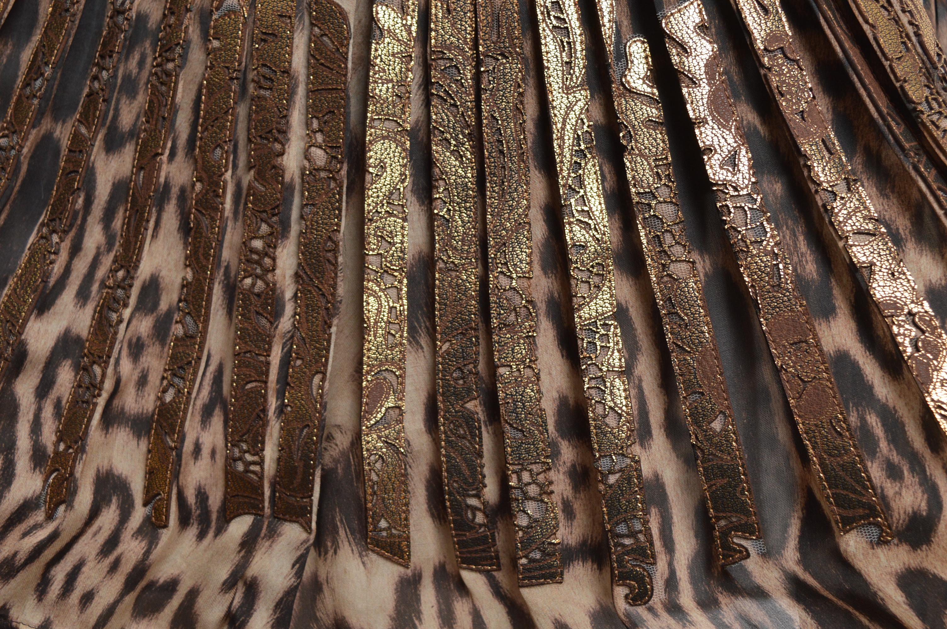 Roberto Cavalli Opulenter 2000er plissierter goldener Leder-Minirock mit niedriger Taille im Angebot 10