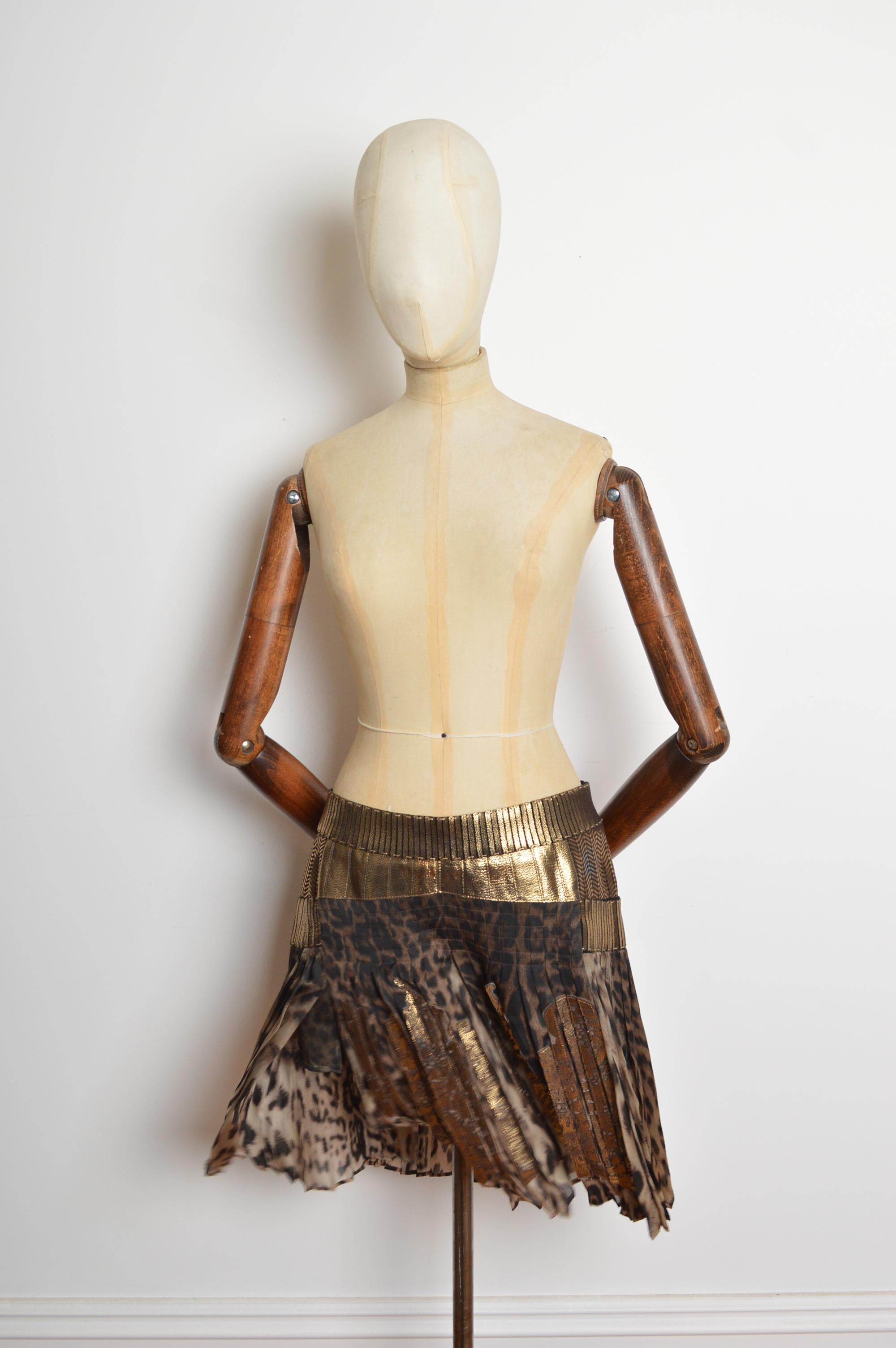 Roberto Cavalli Opulenter 2000er plissierter goldener Leder-Minirock mit niedriger Taille im Angebot 14