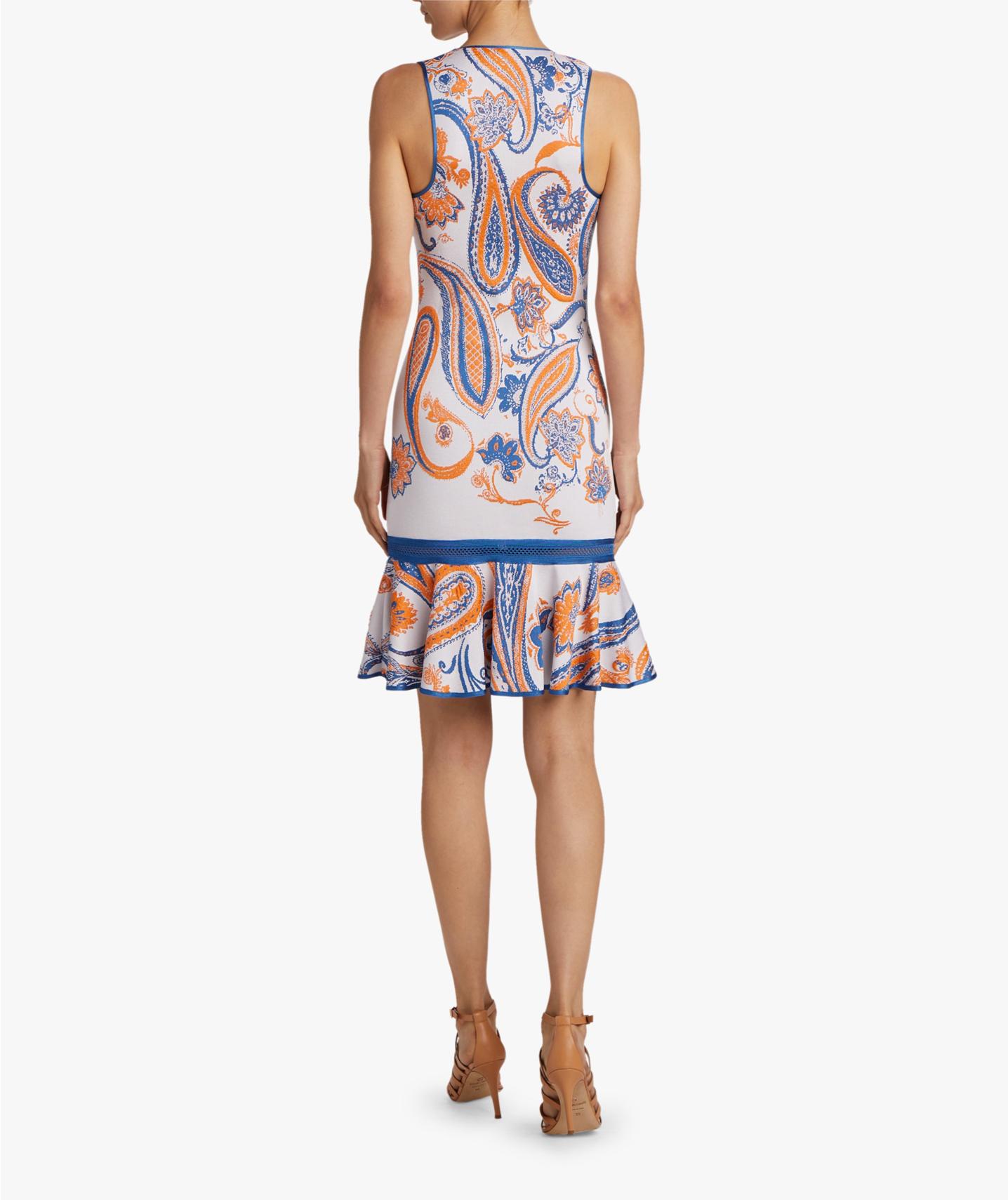 Roberto Cavalli Paisley Jacquard-Strick ärmelloses, tailliertes Cocktailkleid Größe 42 im Zustand „Hervorragend“ im Angebot in Paradise Island, BS