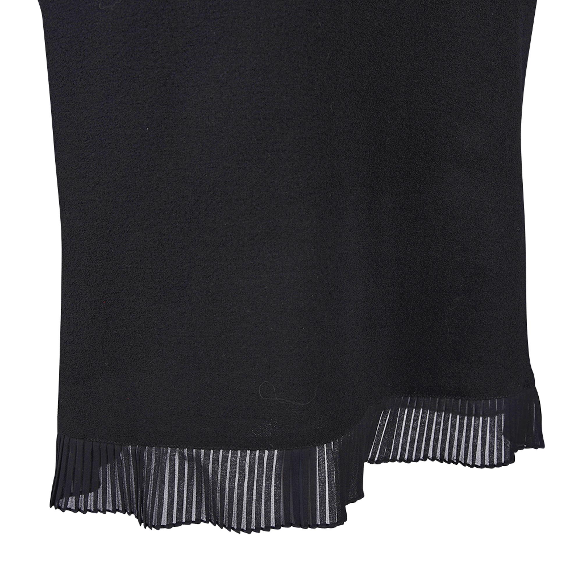 Guaranteed authentic Roberto Cavalli black pencil skirt.  
Skirt has 1.75