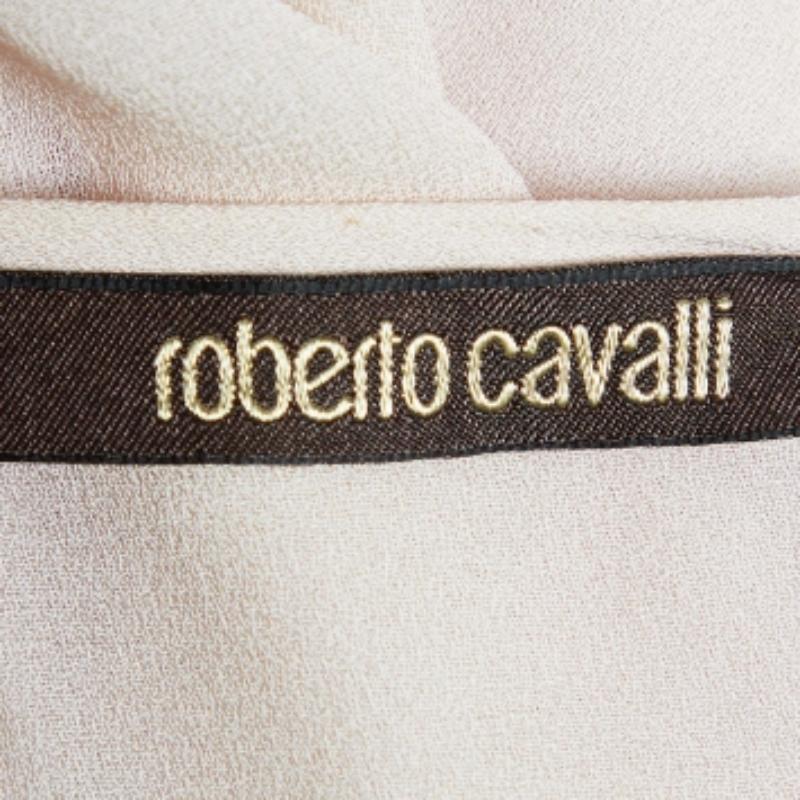 Indossa questo top per trovare stile e comfort. Abbinalo a un paio di jeans e a delle scarpe basse.