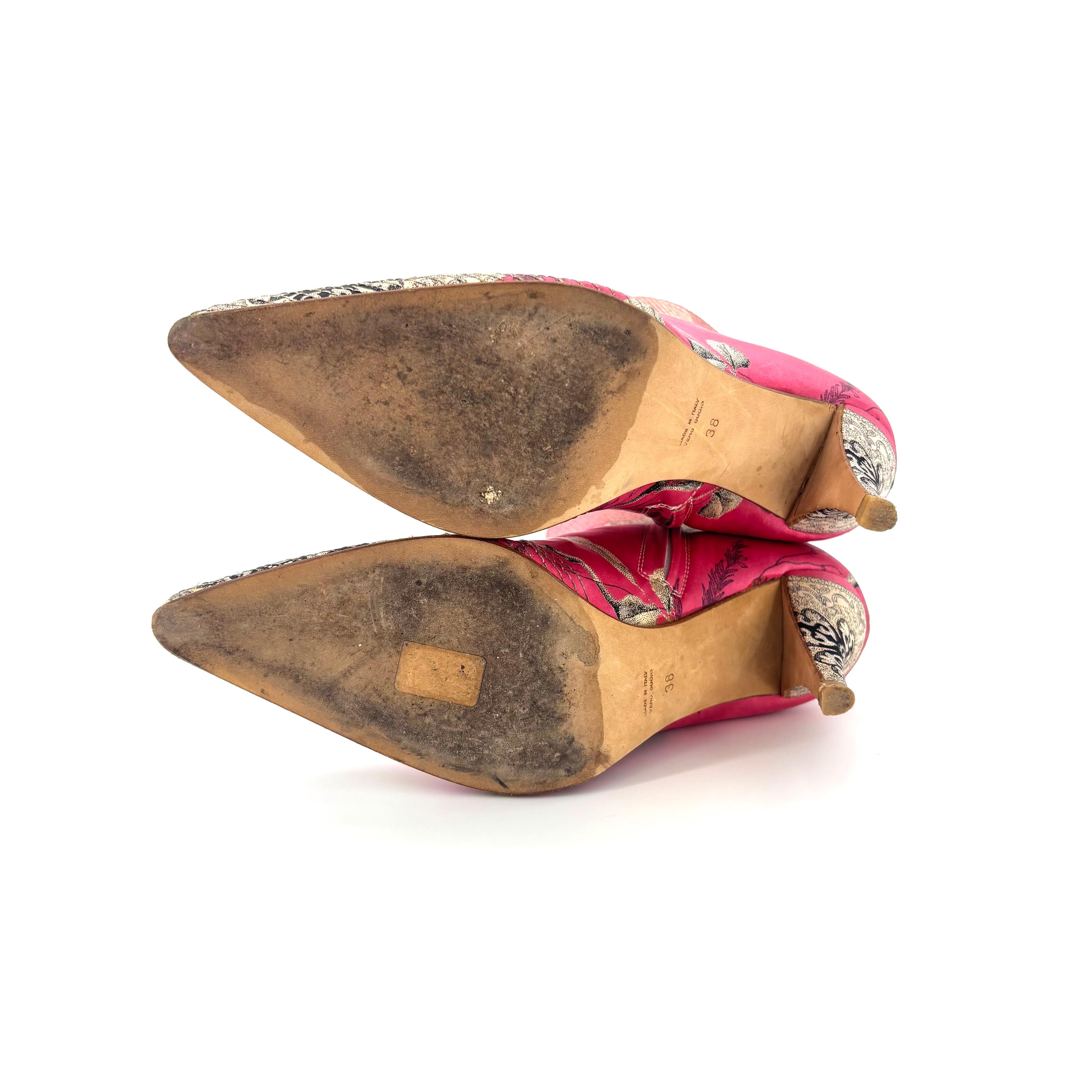 Roberto Cavalli Botas de tacón con puntera puntiaguda y estampado floral rosa 38 en venta 1