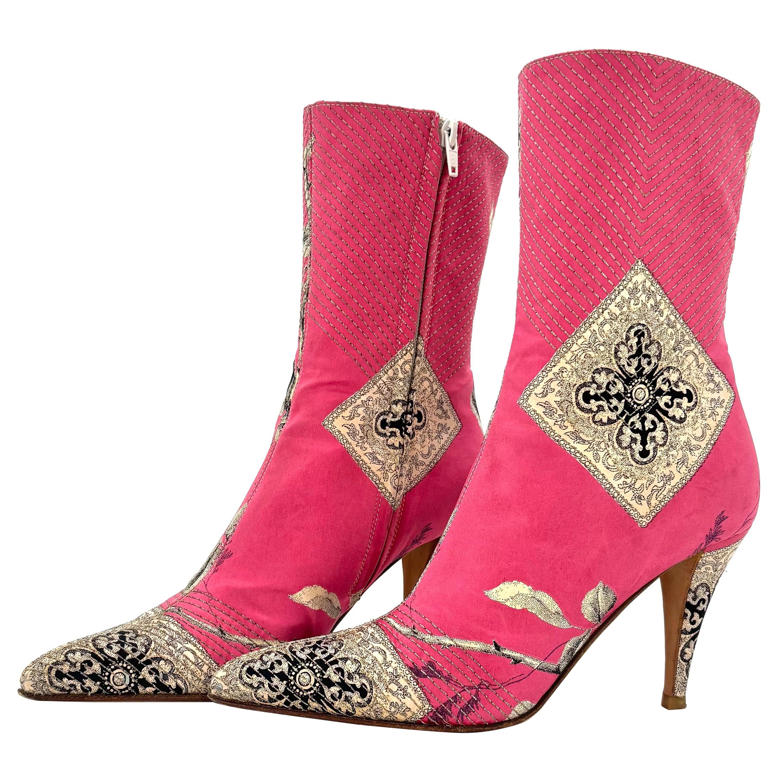 Roberto Cavalli Botas de tacón con puntera puntiaguda y estampado floral rosa 38