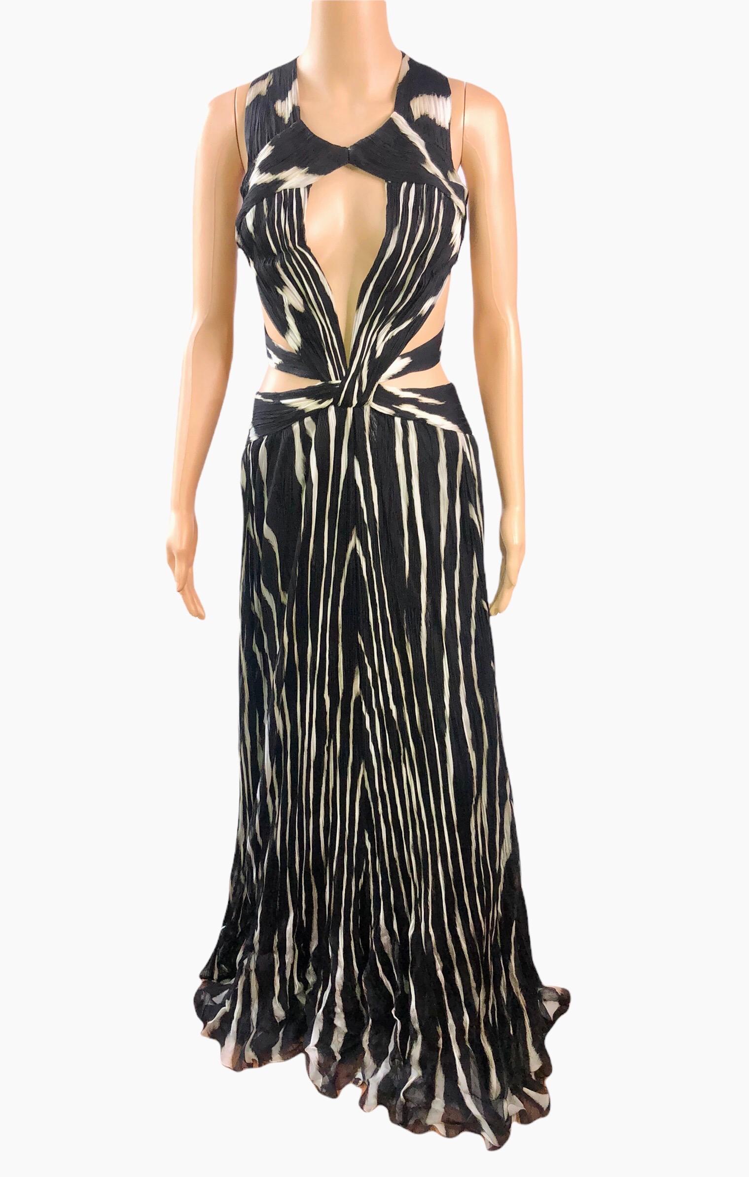 decollete dress
