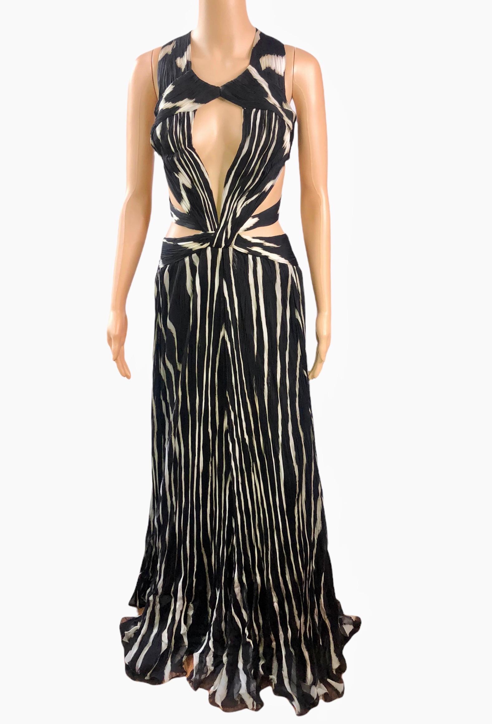 Roberto Cavalli Plunged Décolleté Cutout Back Zebra Print Evening Dress Gown In Excellent Condition For Sale In Naples, FL