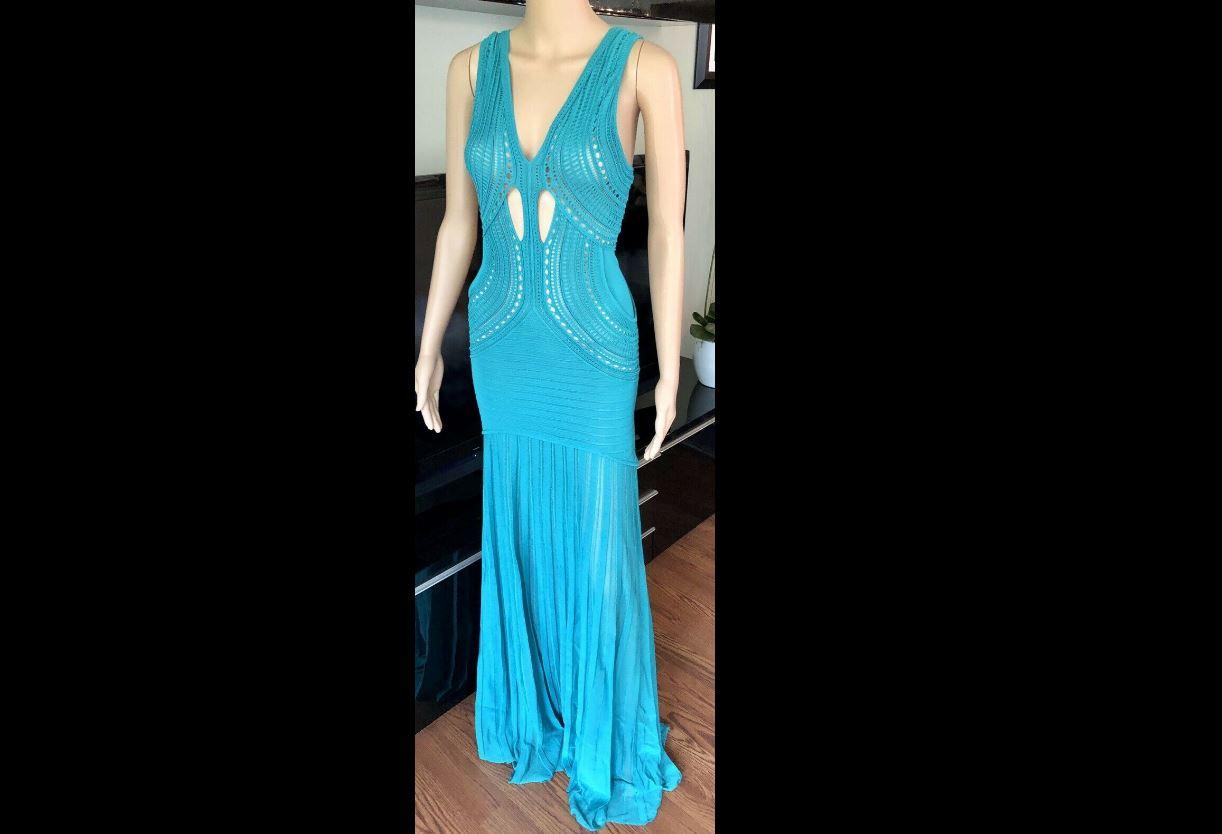 Roberto Cavalli Plunging Neckline Cutout Crochet Maxi Dress Gown  In Excellent Condition For Sale In Naples, FL